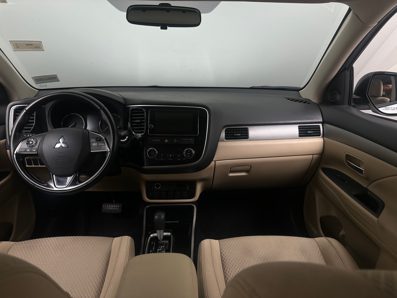 Thumbnail: 2017 Mitsubishi Outlander - 3
