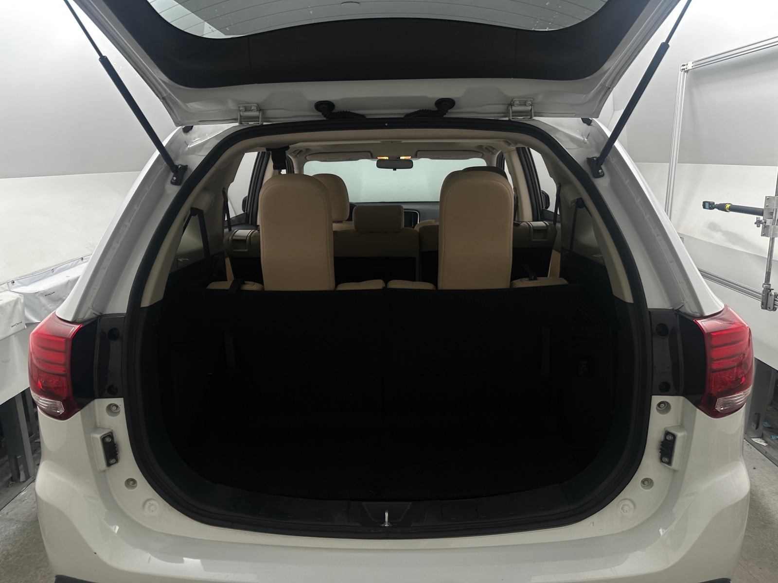 Thumbnail: 2017 Mitsubishi Outlander - 7