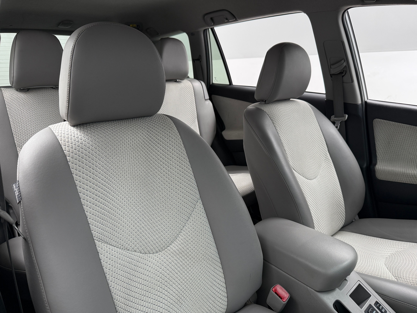 Thumbnail: 2014 Toyota RAV4 - 2
