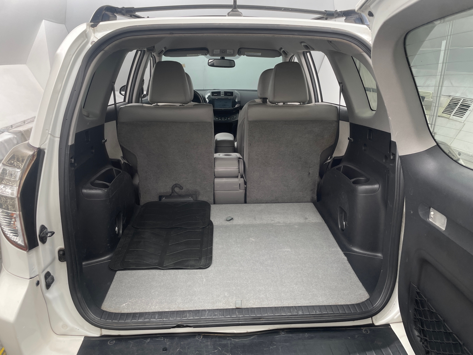 Thumbnail: 2014 Toyota RAV4 - 7