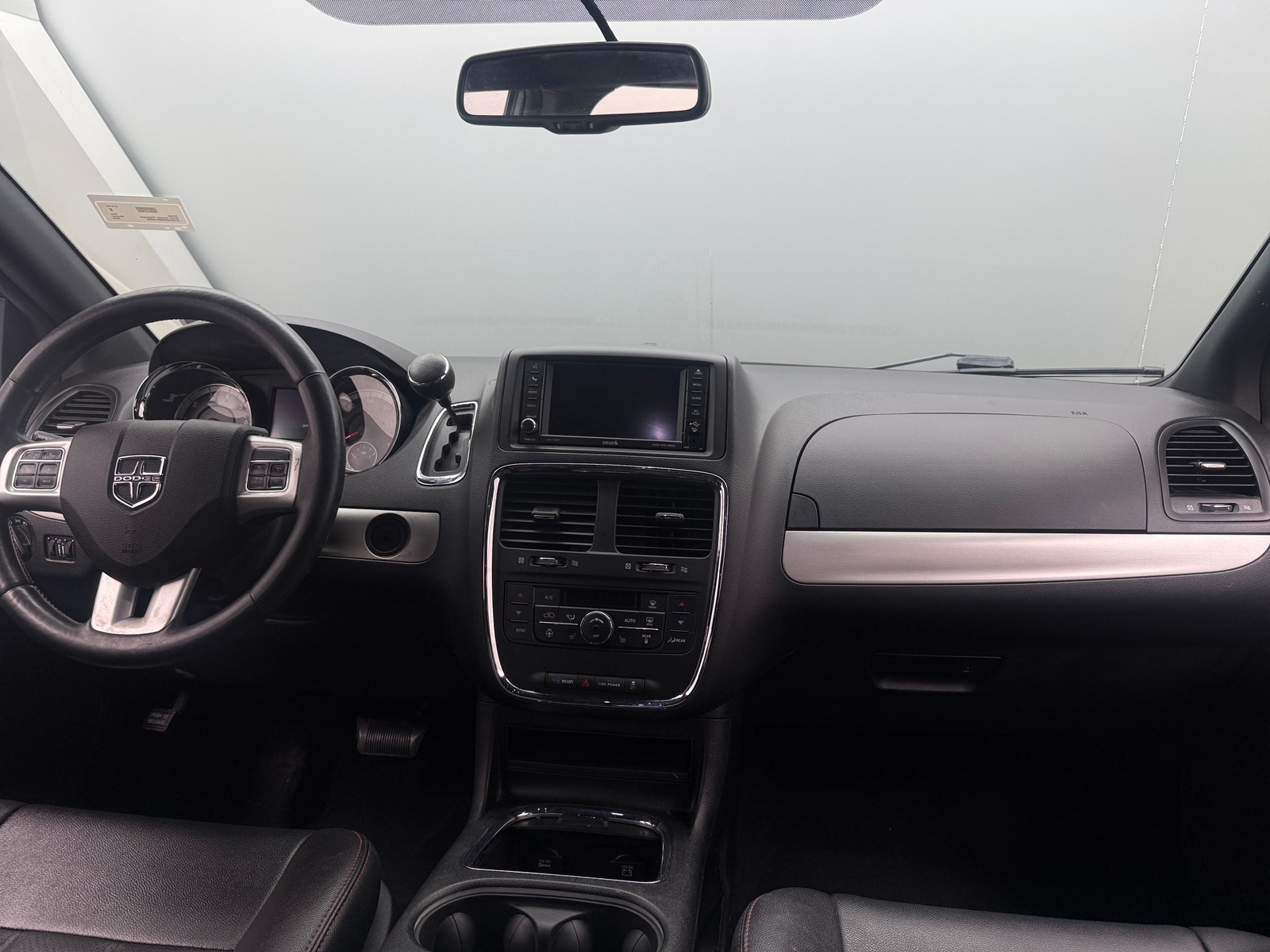 Thumbnail: 2016 Dodge Grand Caravan - 2