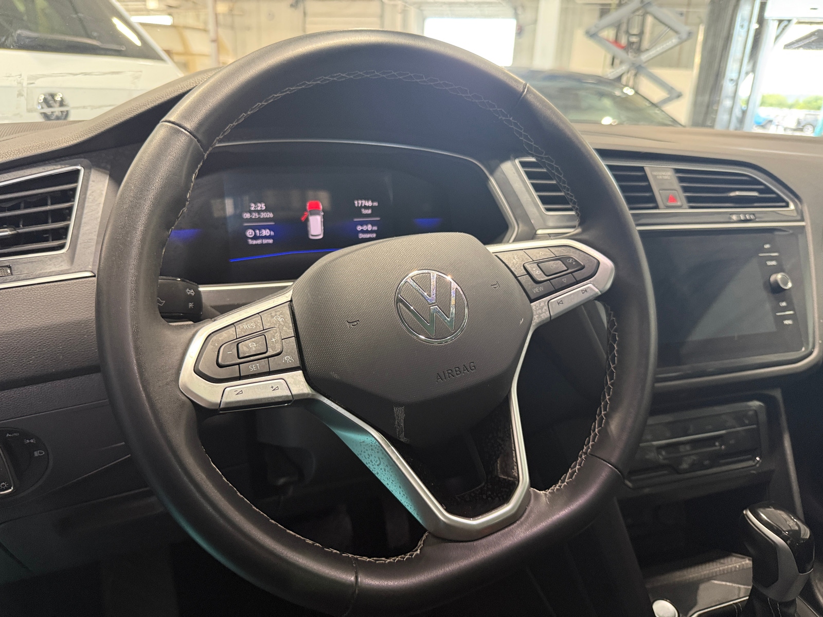 Thumbnail: 2024 Volkswagen Tiguan - 5