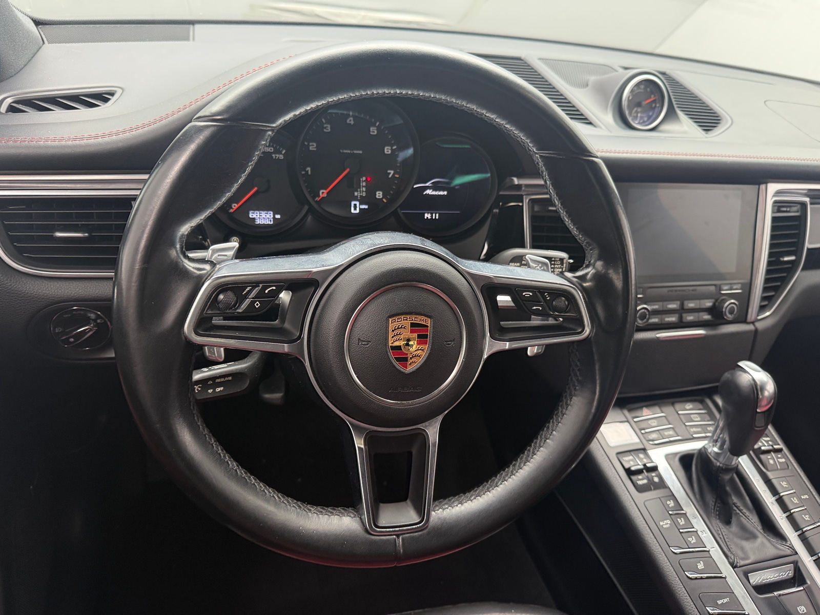 Thumbnail: 2017 Porsche Macan - 4