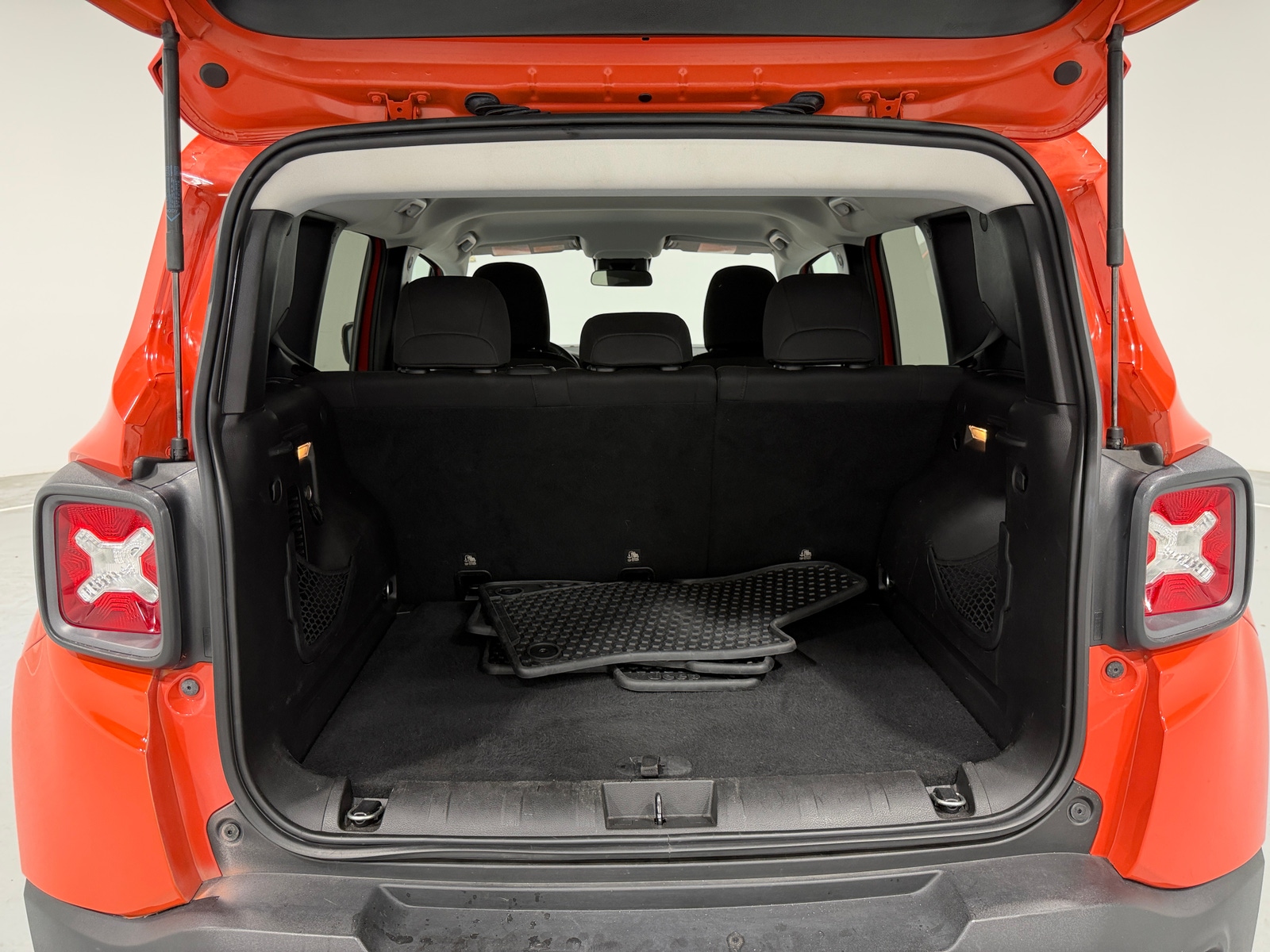 Thumbnail: 2017 Jeep Renegade - 7