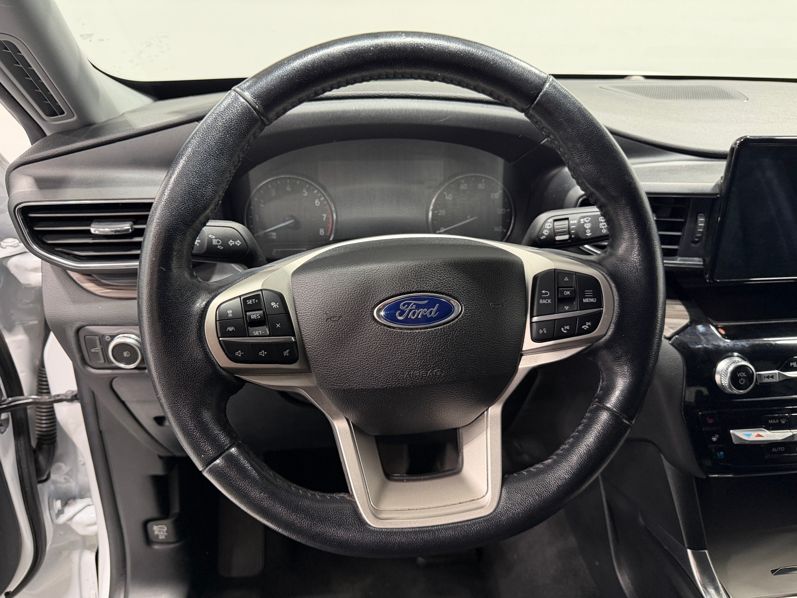 Thumbnail: 2022 Ford Explorer - 4