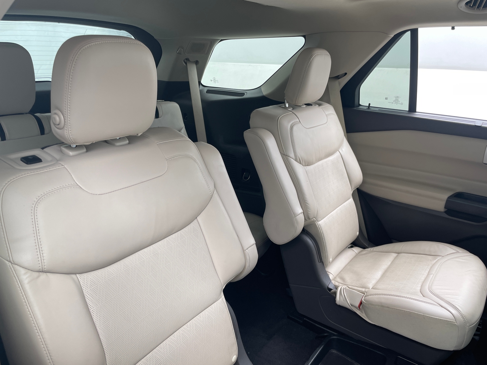 Thumbnail: 2020 Ford Explorer - 5