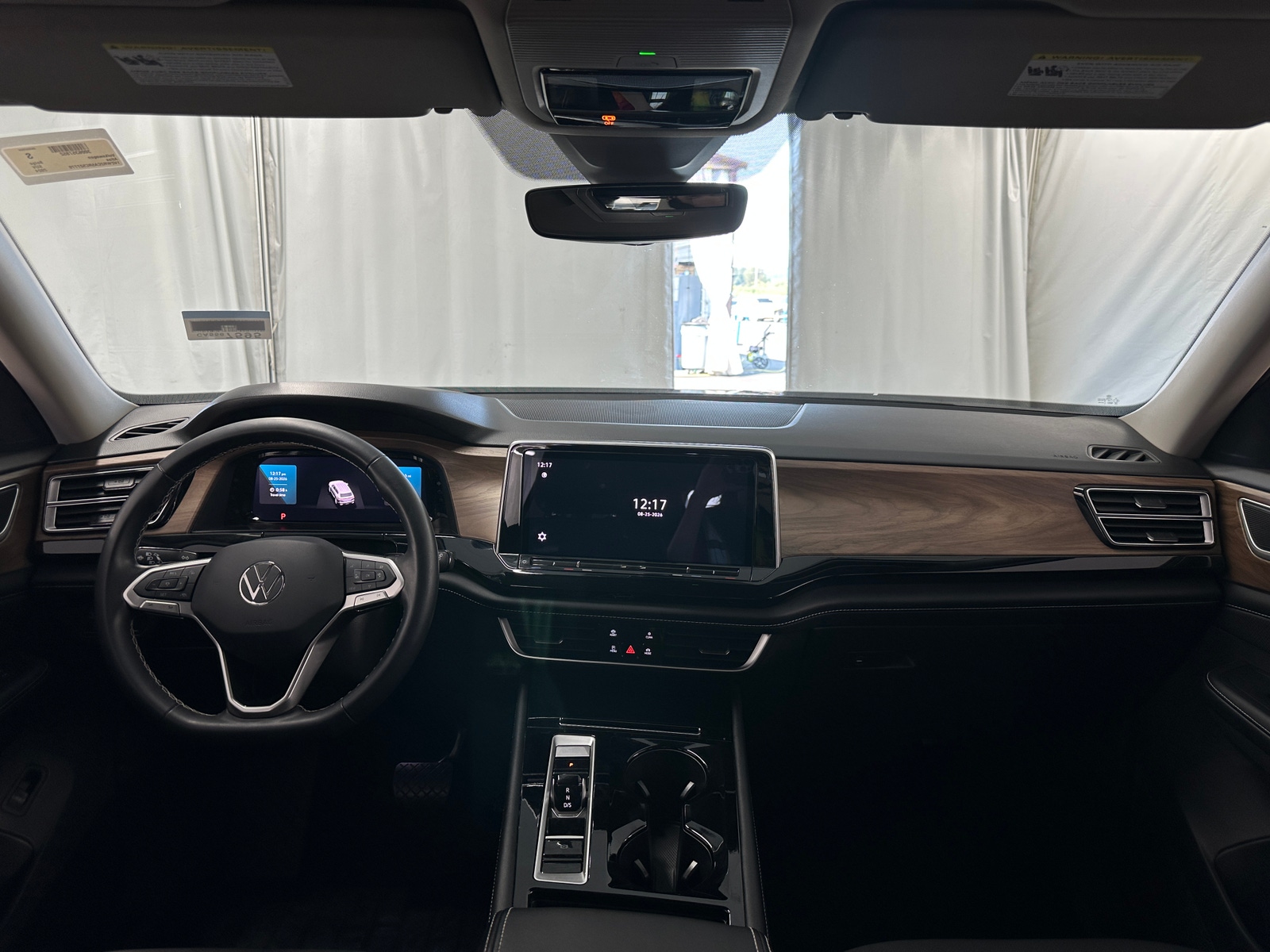 Thumbnail: 2024 Volkswagen Atlas - 3