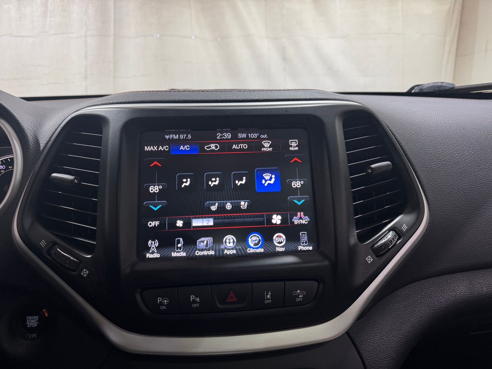 Thumbnail: 2017 Jeep Cherokee - 3