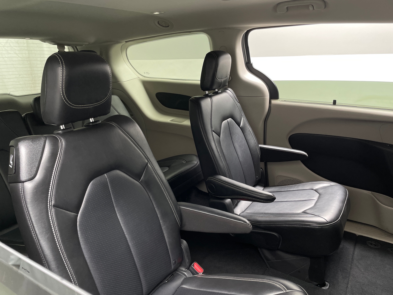 Thumbnail: 2024 Chrysler Pacifica - 5