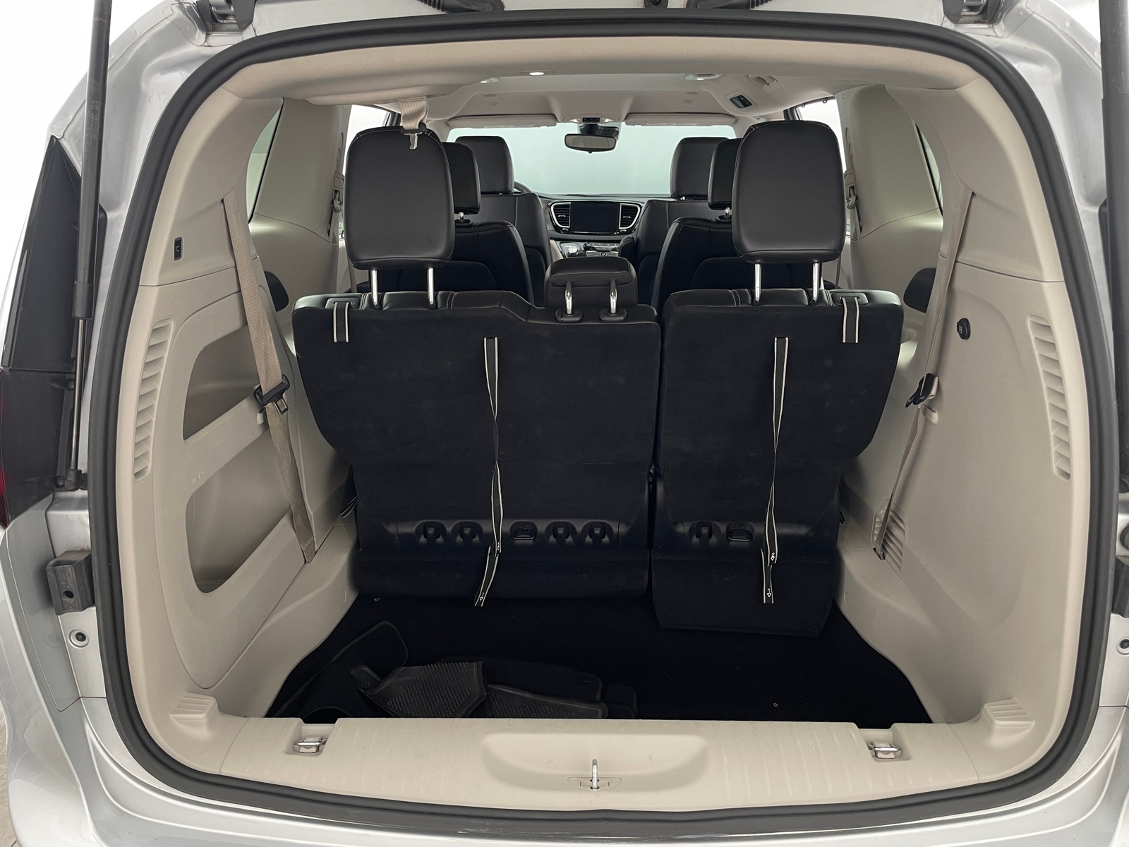 Thumbnail: 2024 Chrysler Pacifica - 6