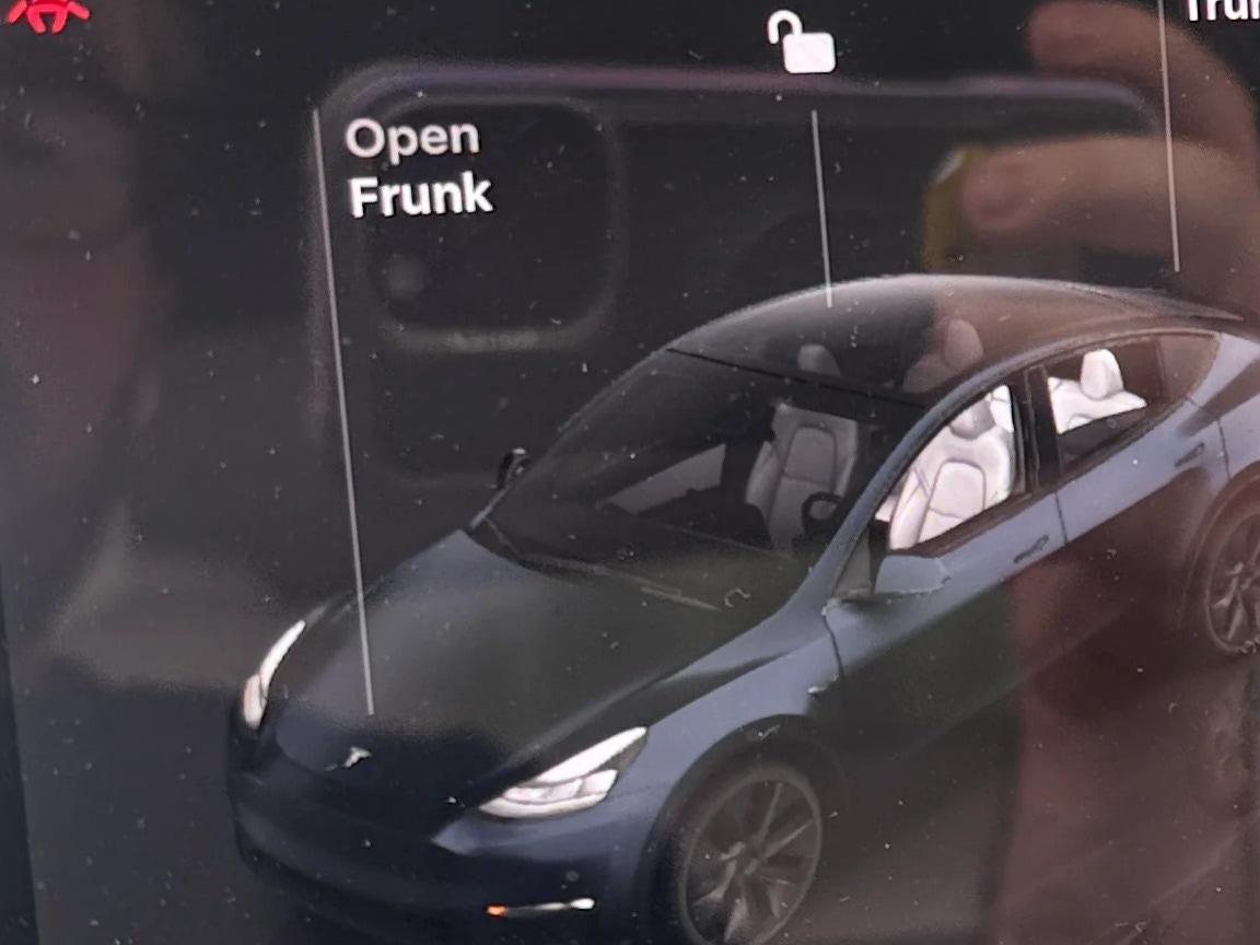 Thumbnail: 2025 Tesla Model Y - 3