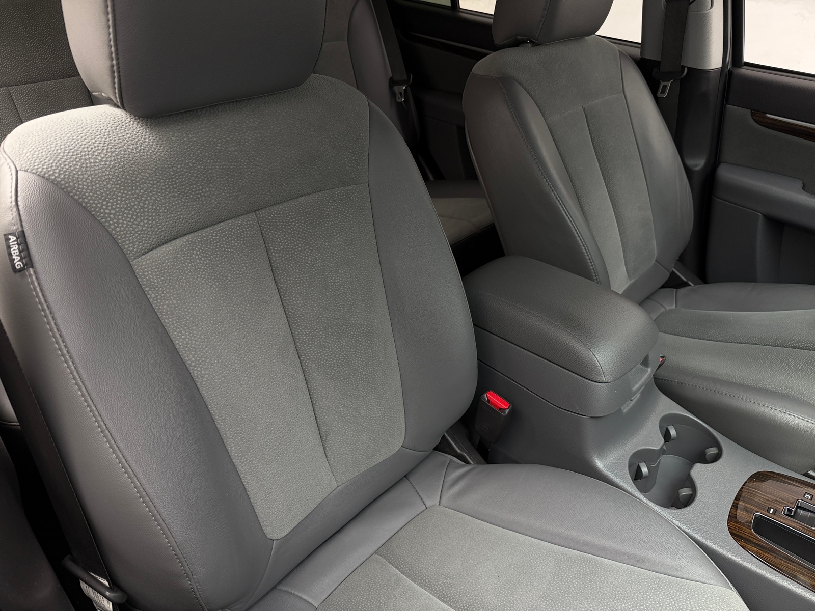 Thumbnail: 2011 Hyundai Santa Fe - 2