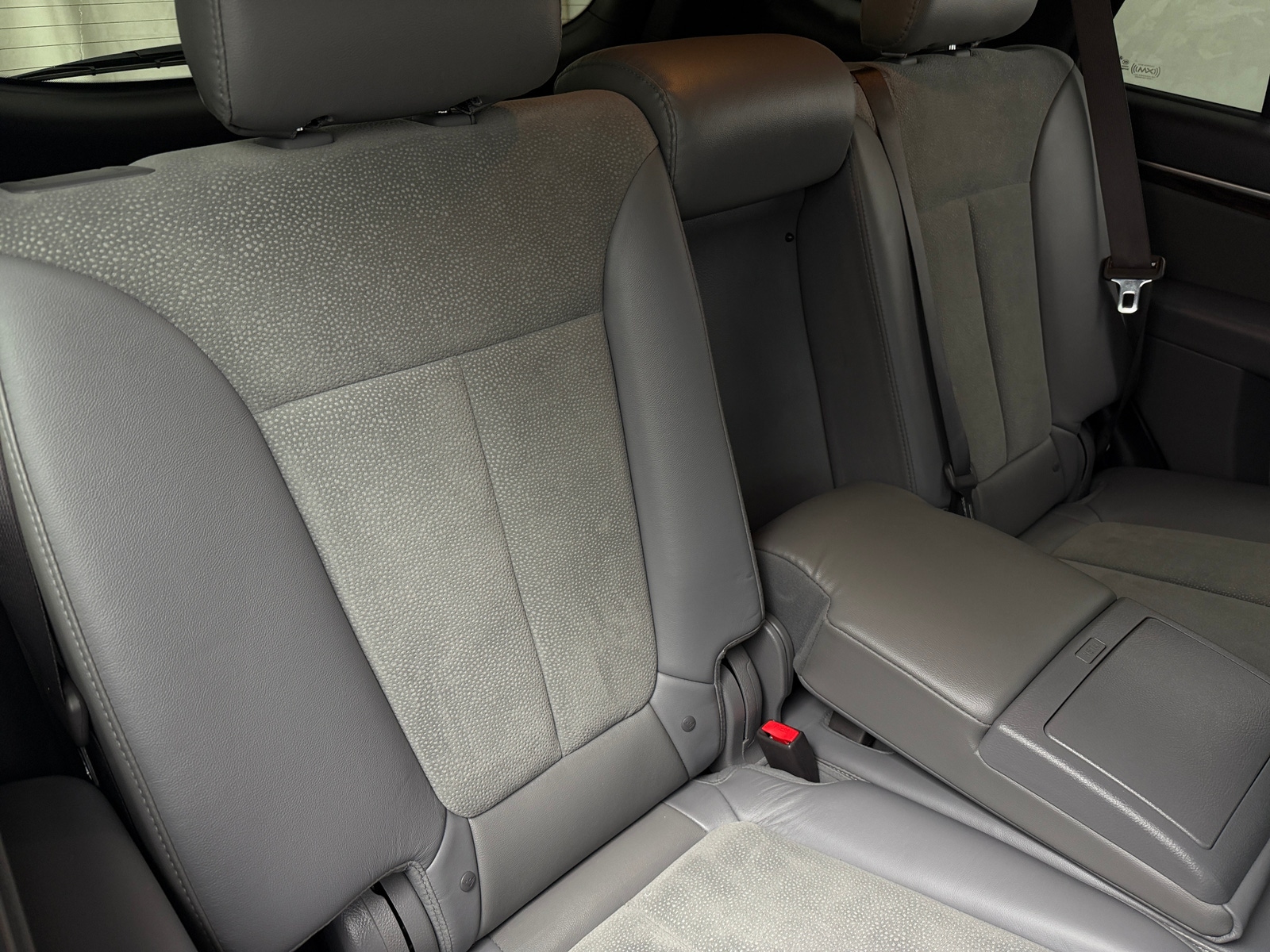 Thumbnail: 2011 Hyundai Santa Fe - 6