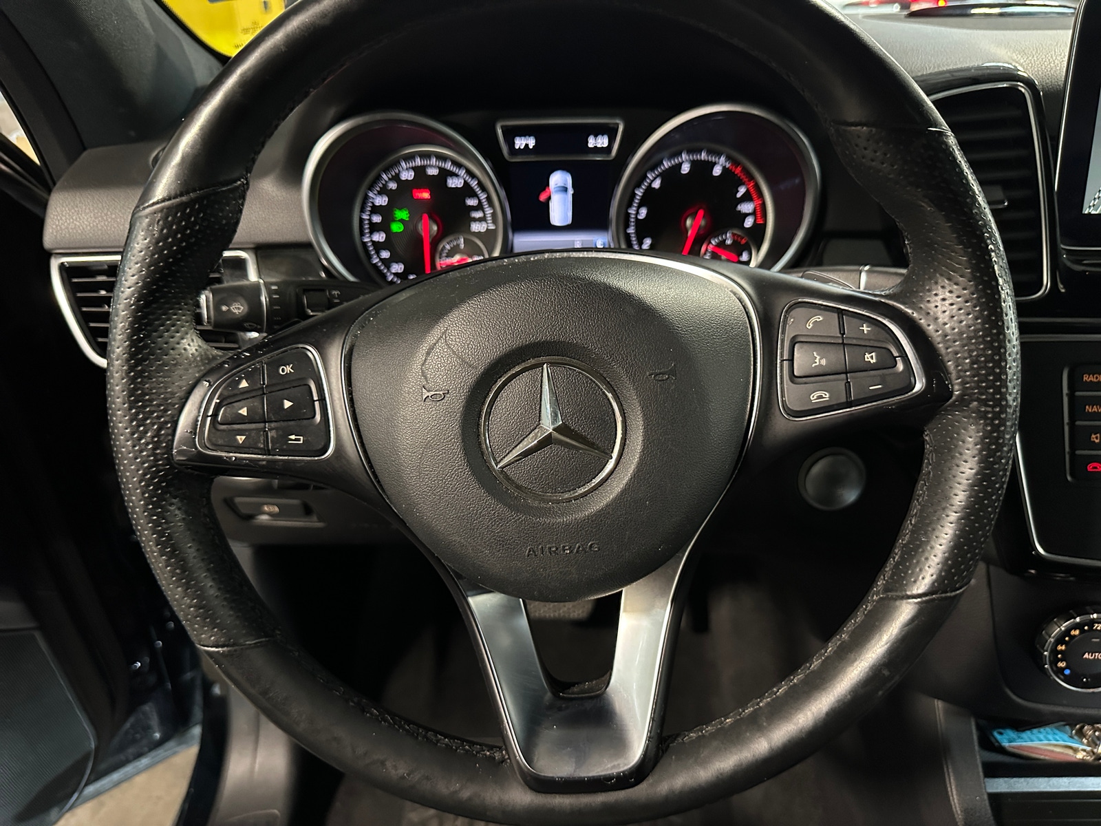 Thumbnail: 2018 Mercedes-Benz GLE - 4
