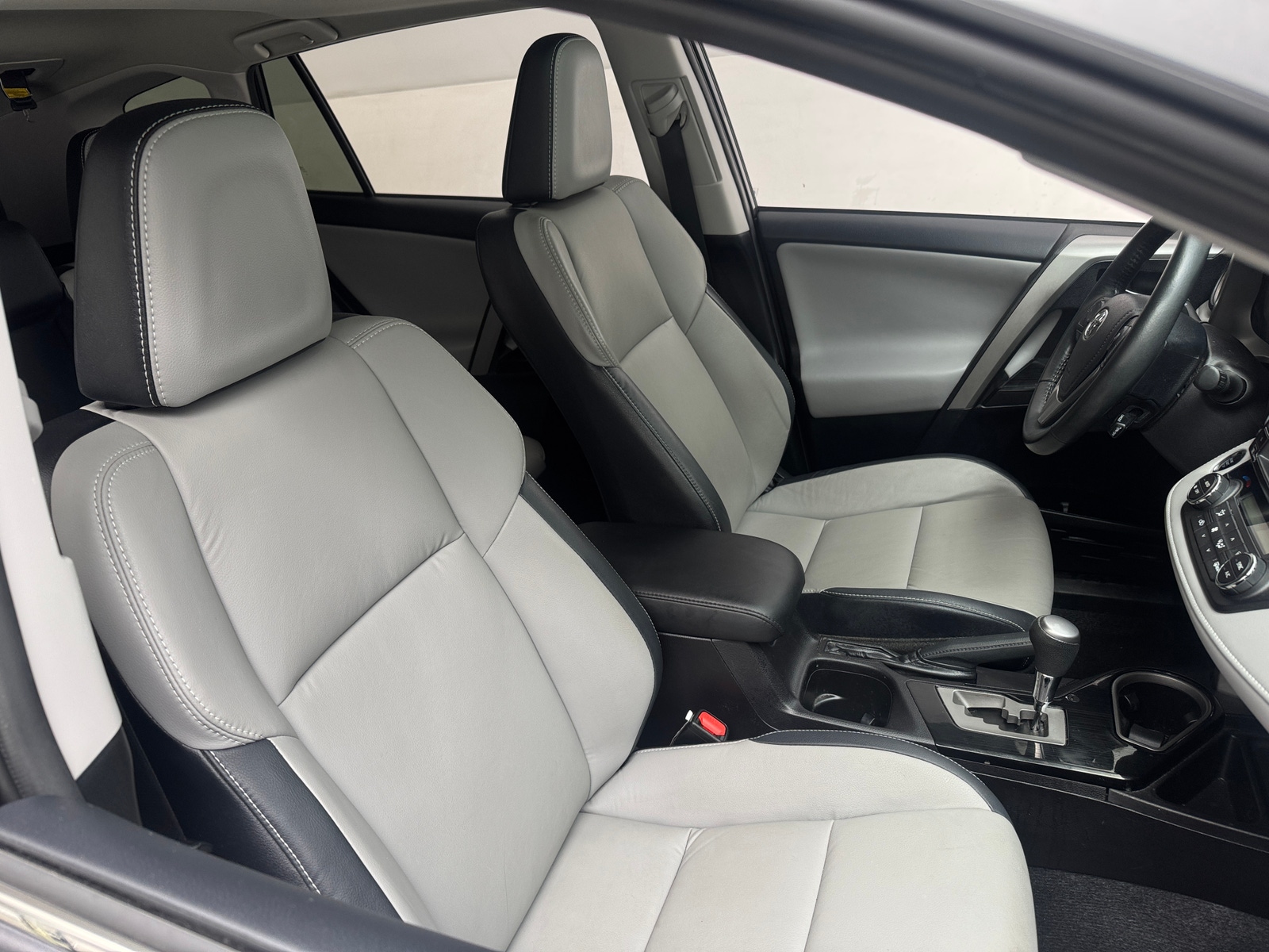 Thumbnail: 2017 Toyota RAV4 - 2