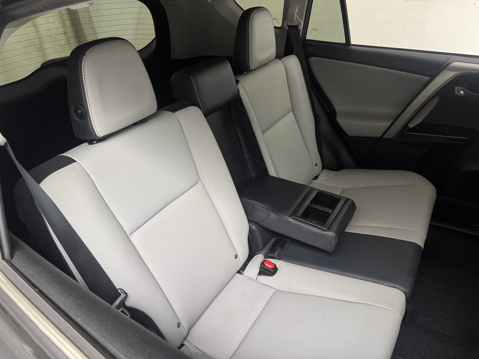 Thumbnail: 2017 Toyota RAV4 - 6