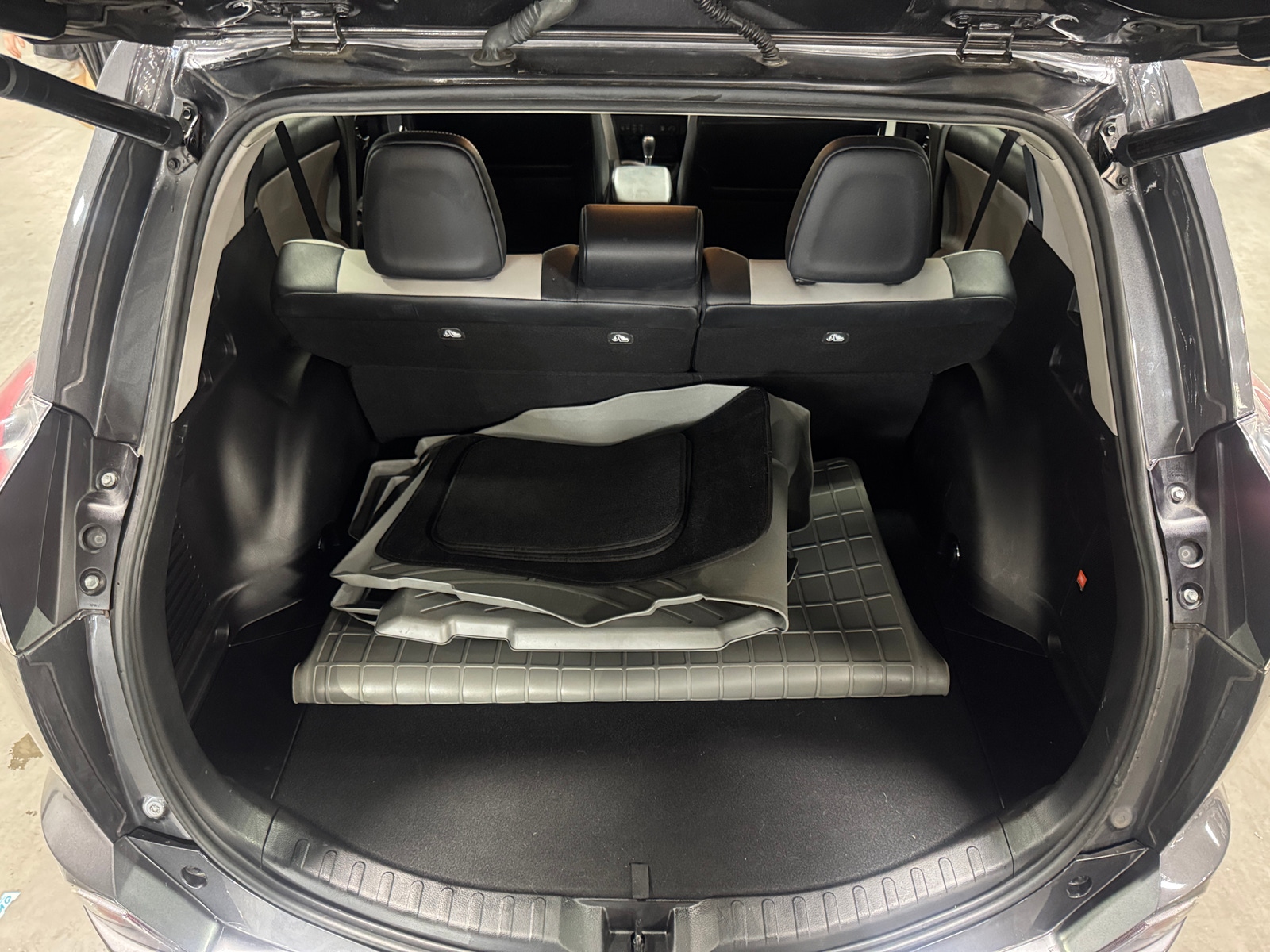Thumbnail: 2017 Toyota RAV4 - 7