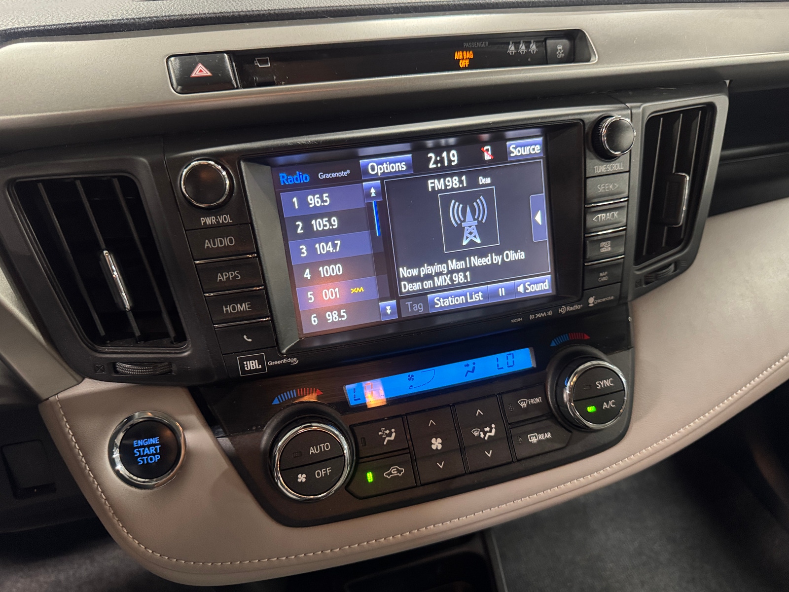 Thumbnail: 2017 Toyota RAV4 - 4