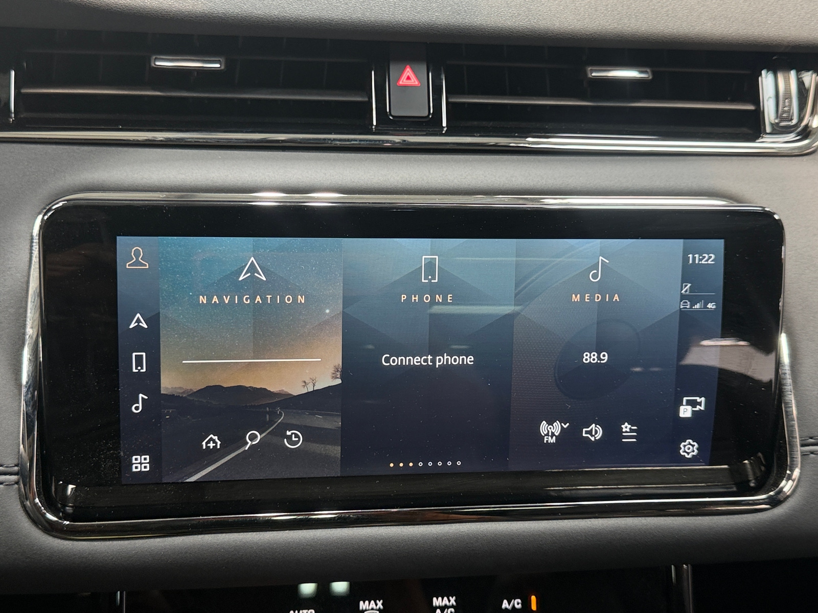 Thumbnail: 2023 Land Rover Range Rover Evoque - 3
