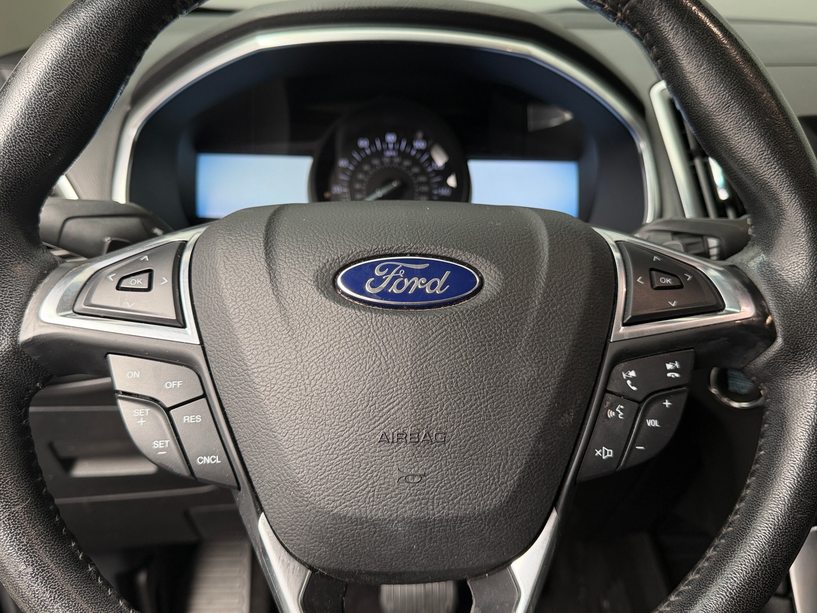 Thumbnail: 2017 Ford Edge - 4
