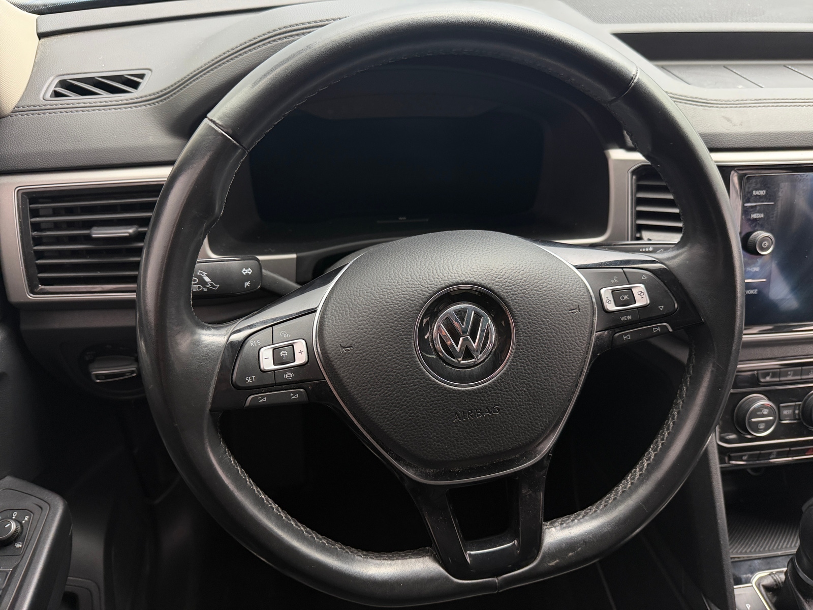 Thumbnail: 2019 Volkswagen Atlas - 4
