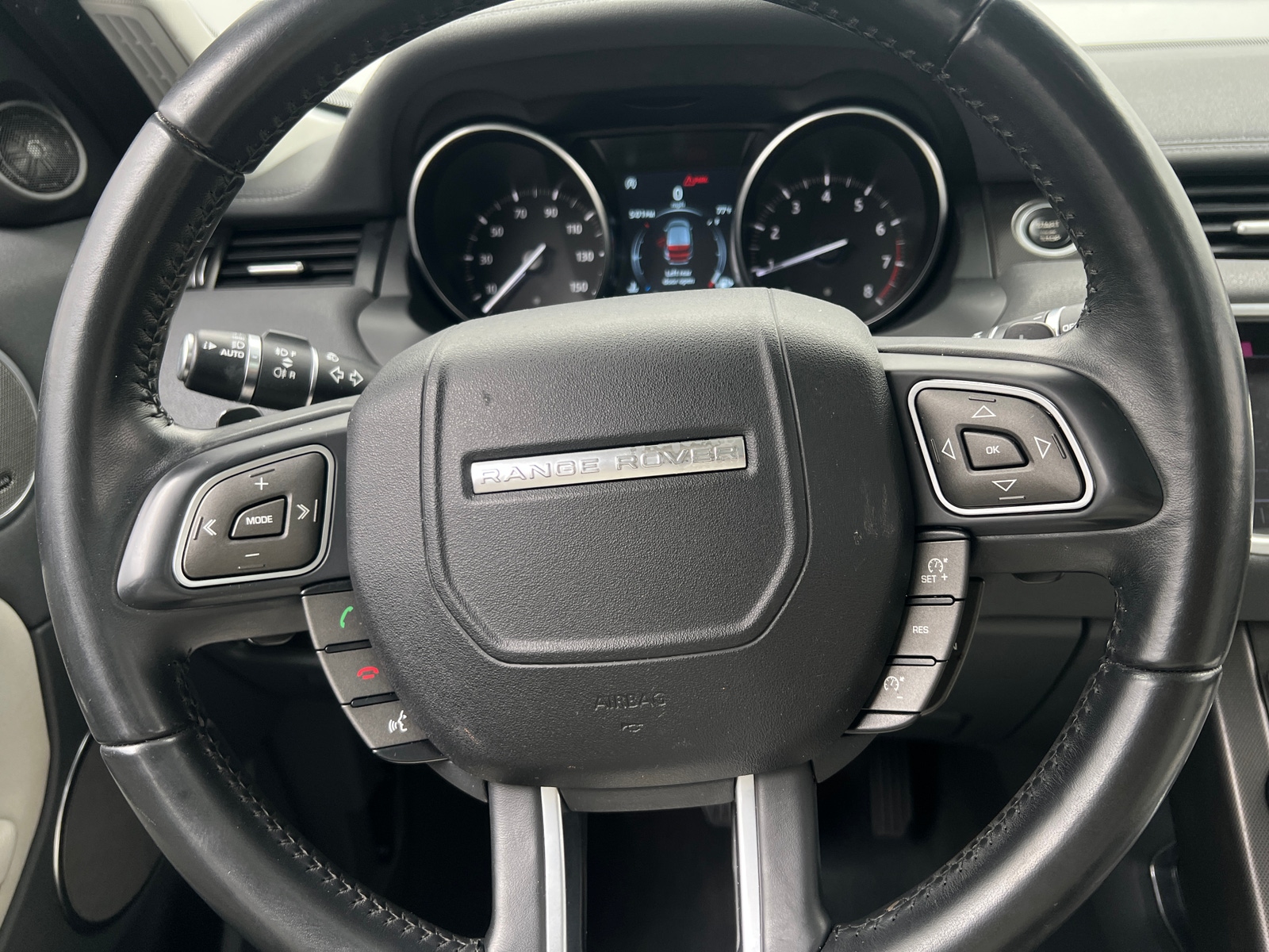 Thumbnail: 2019 Land Rover Range Rover Evoque - 4