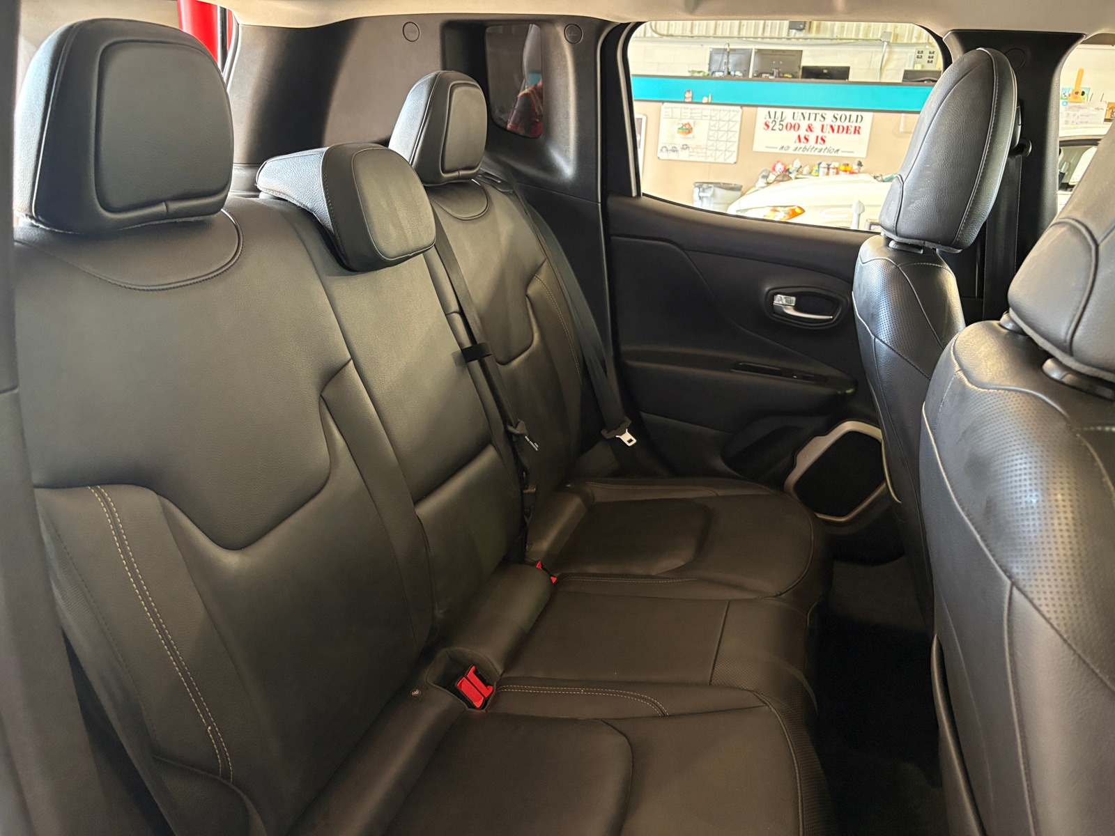 Thumbnail: 2017 Jeep Renegade - 5