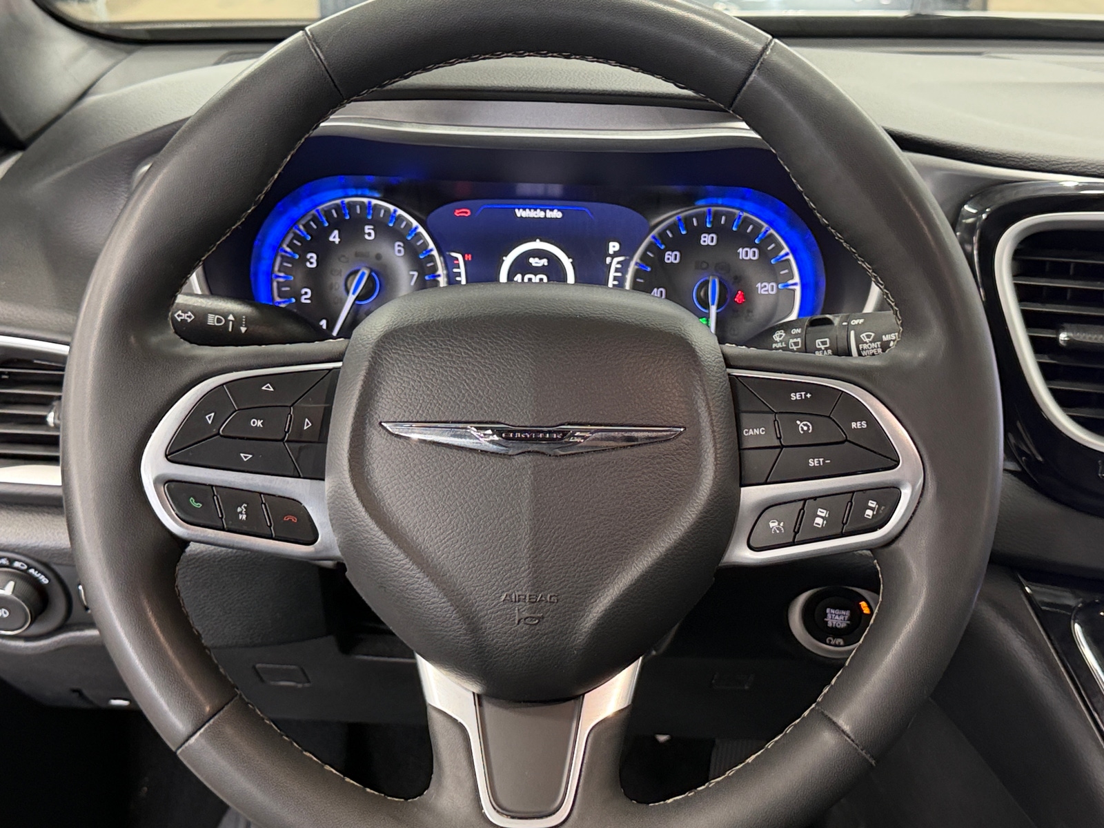 Thumbnail: 2025 Chrysler Pacifica - 4