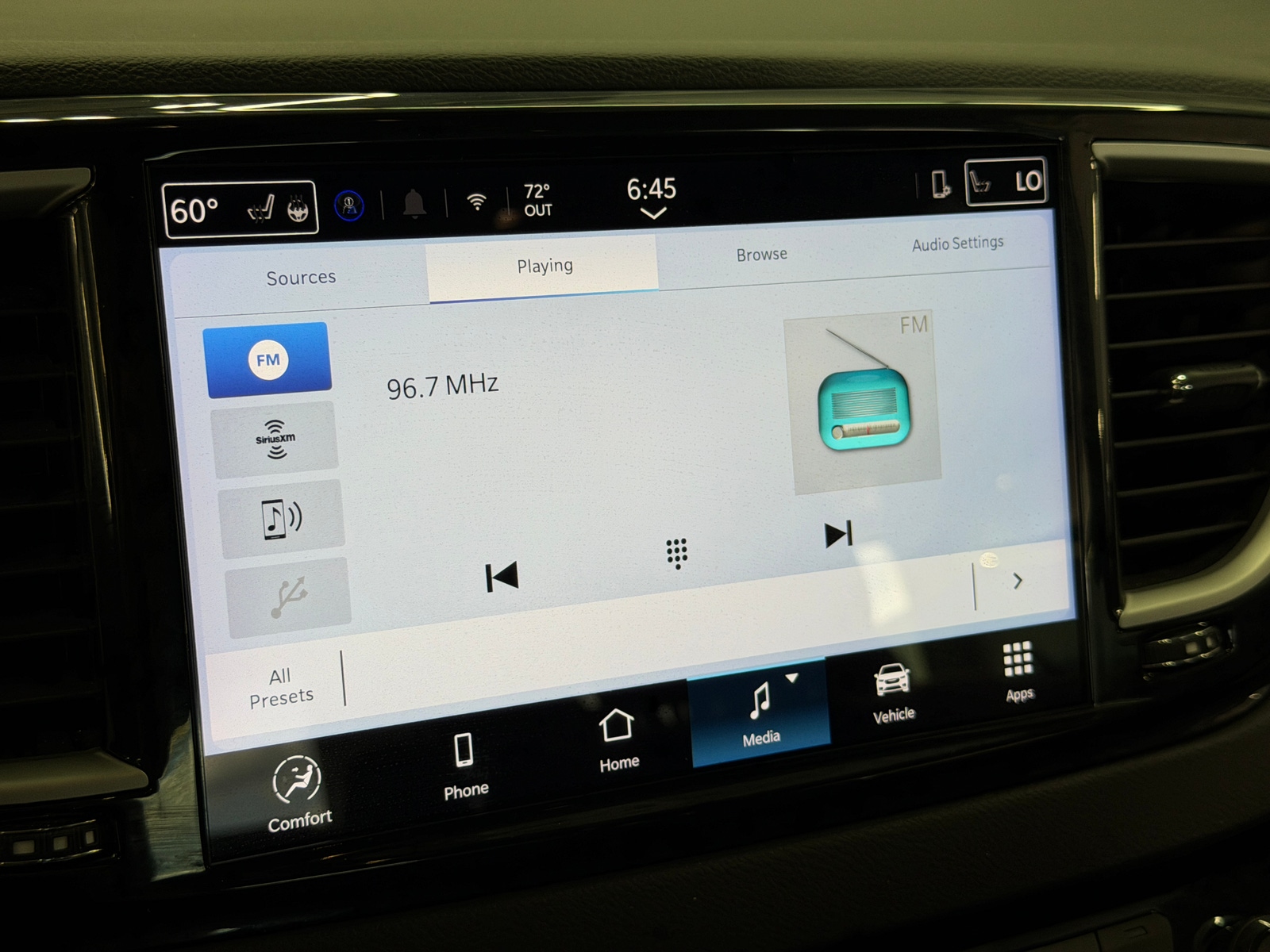 Thumbnail: 2025 Chrysler Pacifica - 3