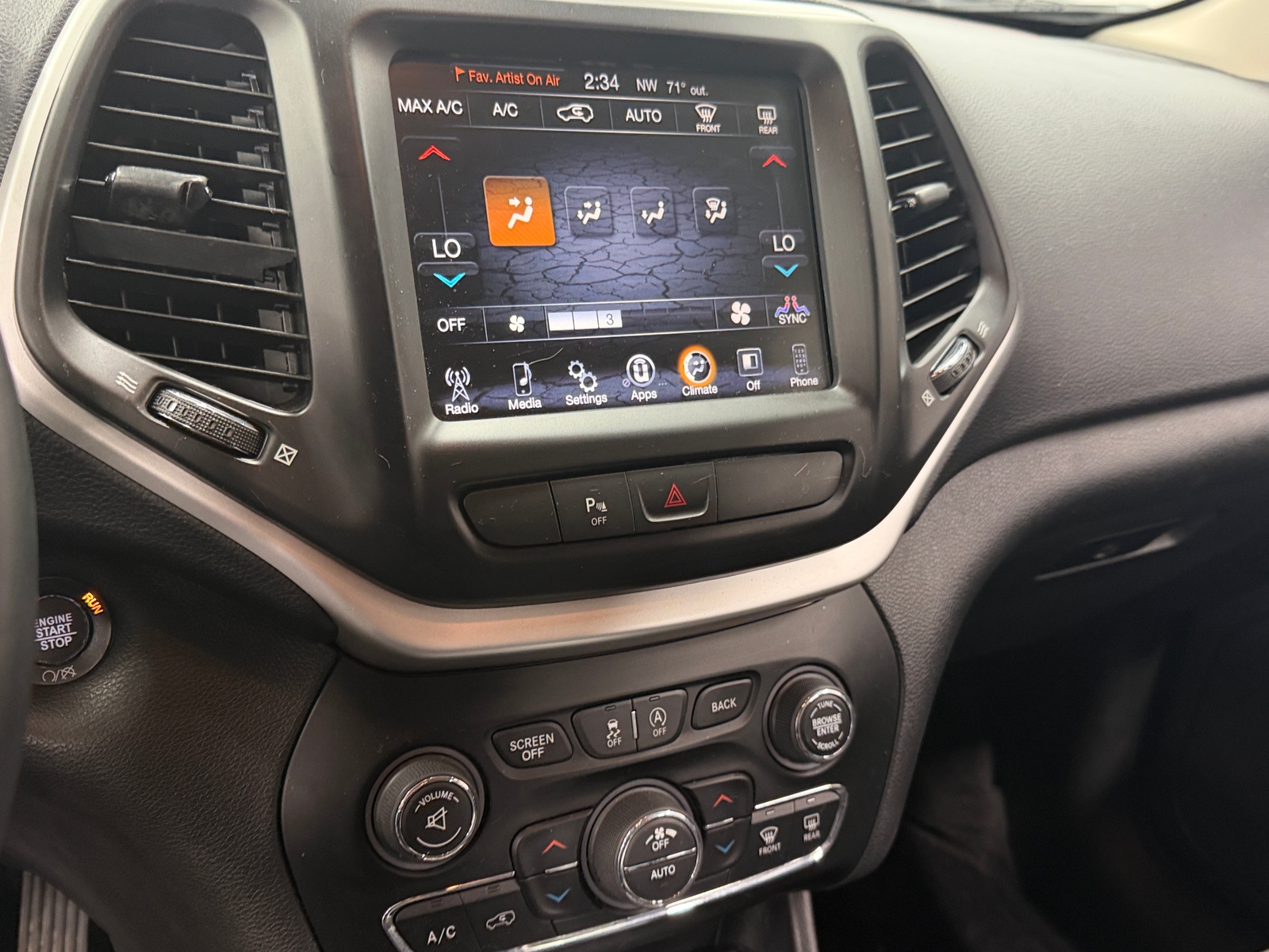 Thumbnail: 2018 Jeep Cherokee - 4