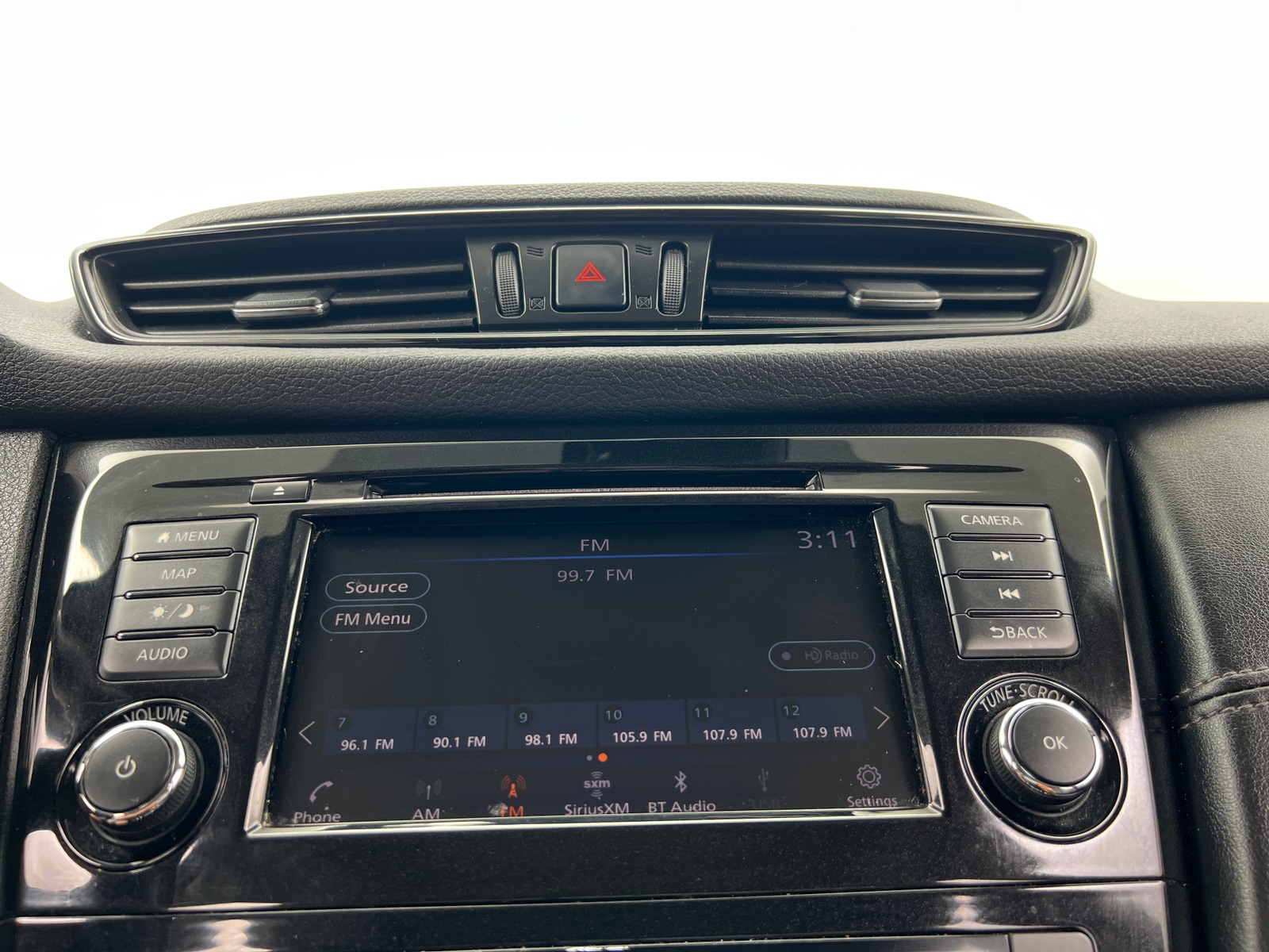 Thumbnail: 2019 Nissan Rogue - 3