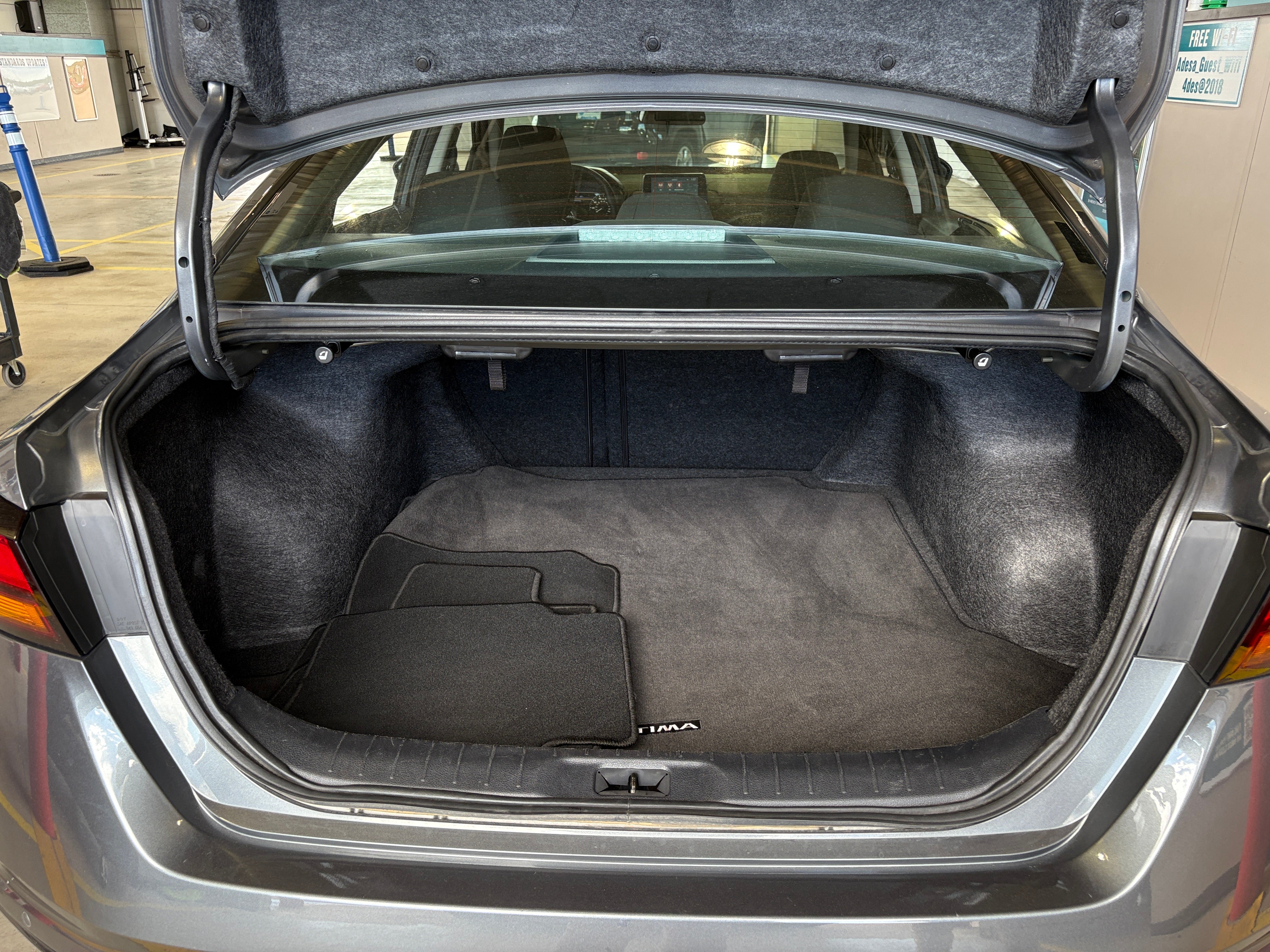 2025 Nissan Altima SV - Photo 9