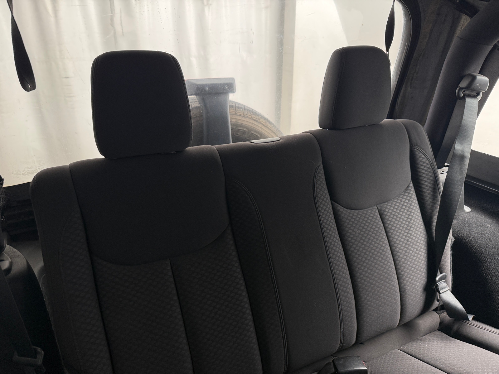Thumbnail: 2015 Jeep Wrangler - 6