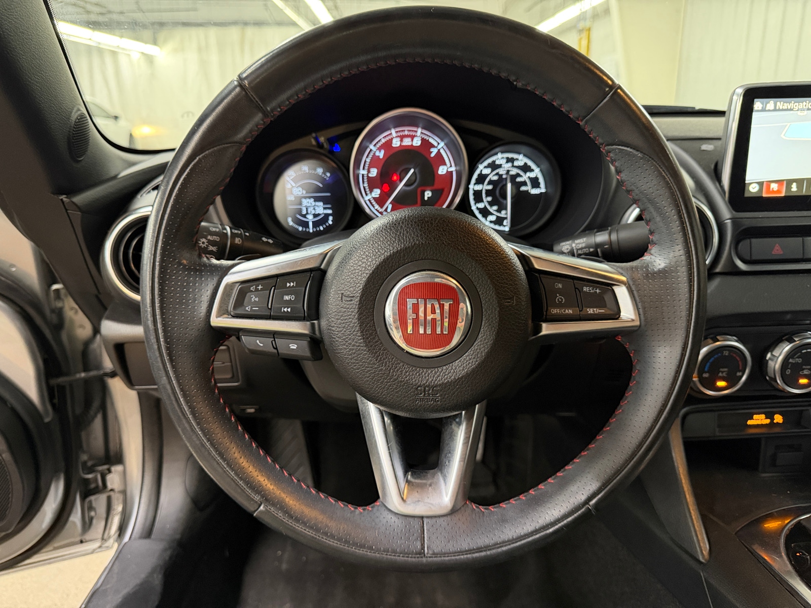 Thumbnail: 2017 Fiat 124 Spider - 4