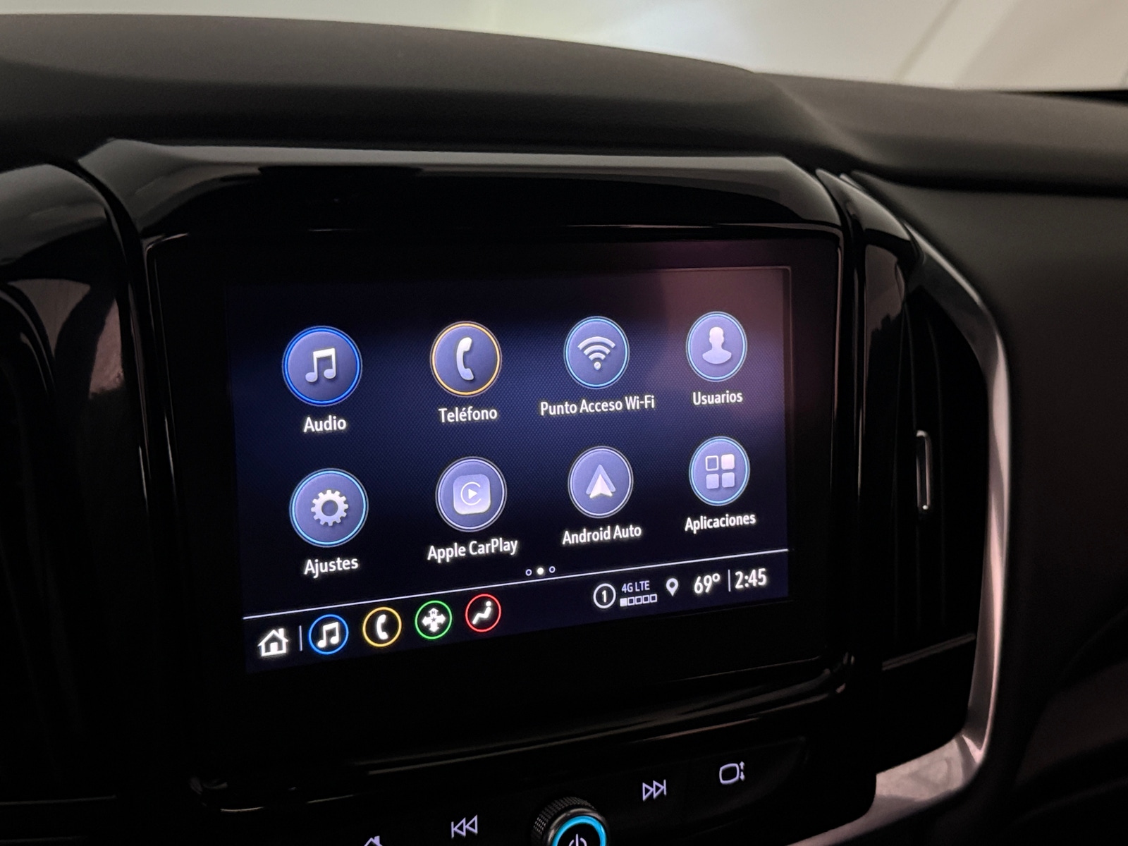 Thumbnail: 2023 Chevrolet Traverse - 4
