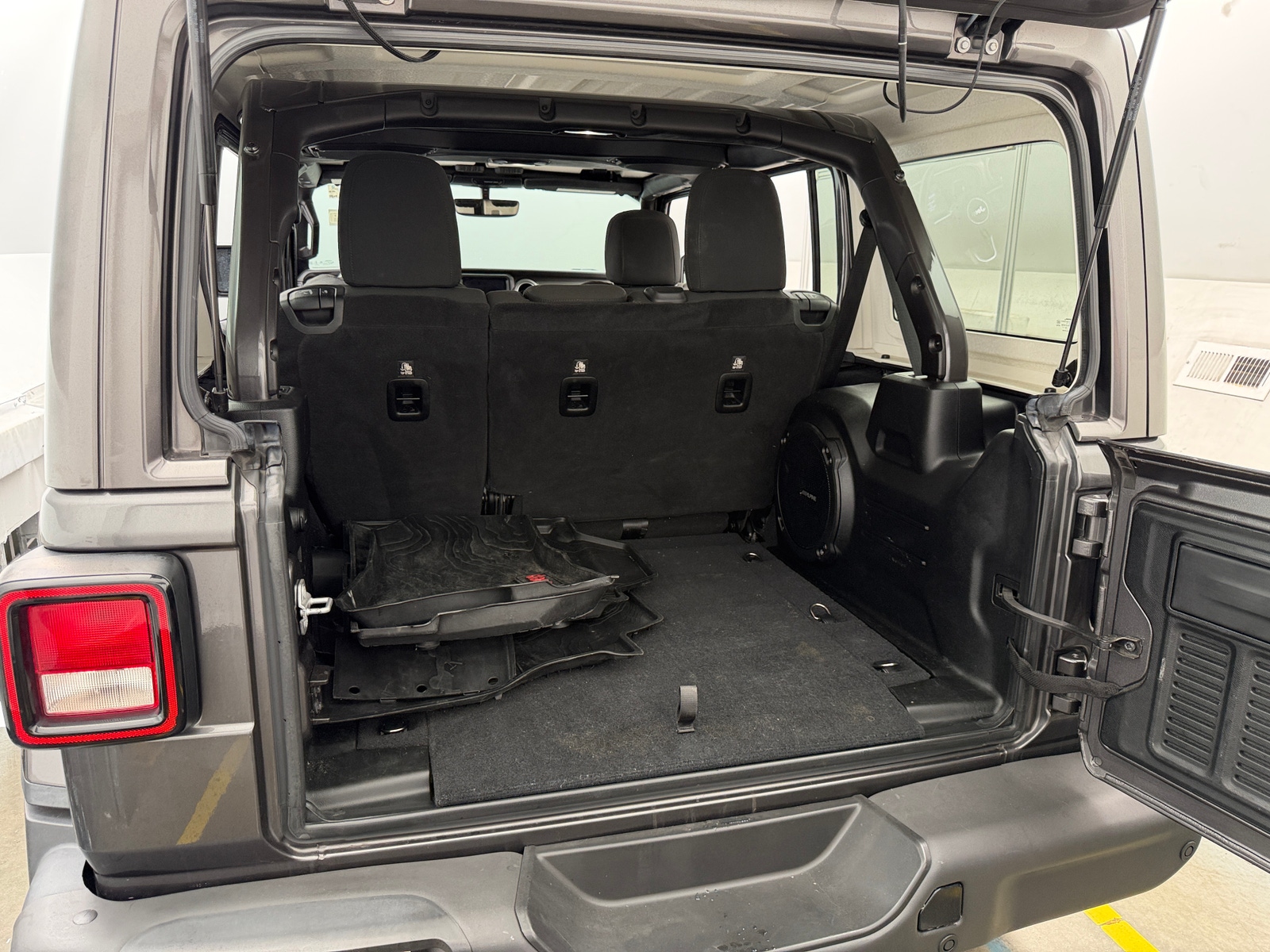 Thumbnail: 2018 Jeep Wrangler - 7