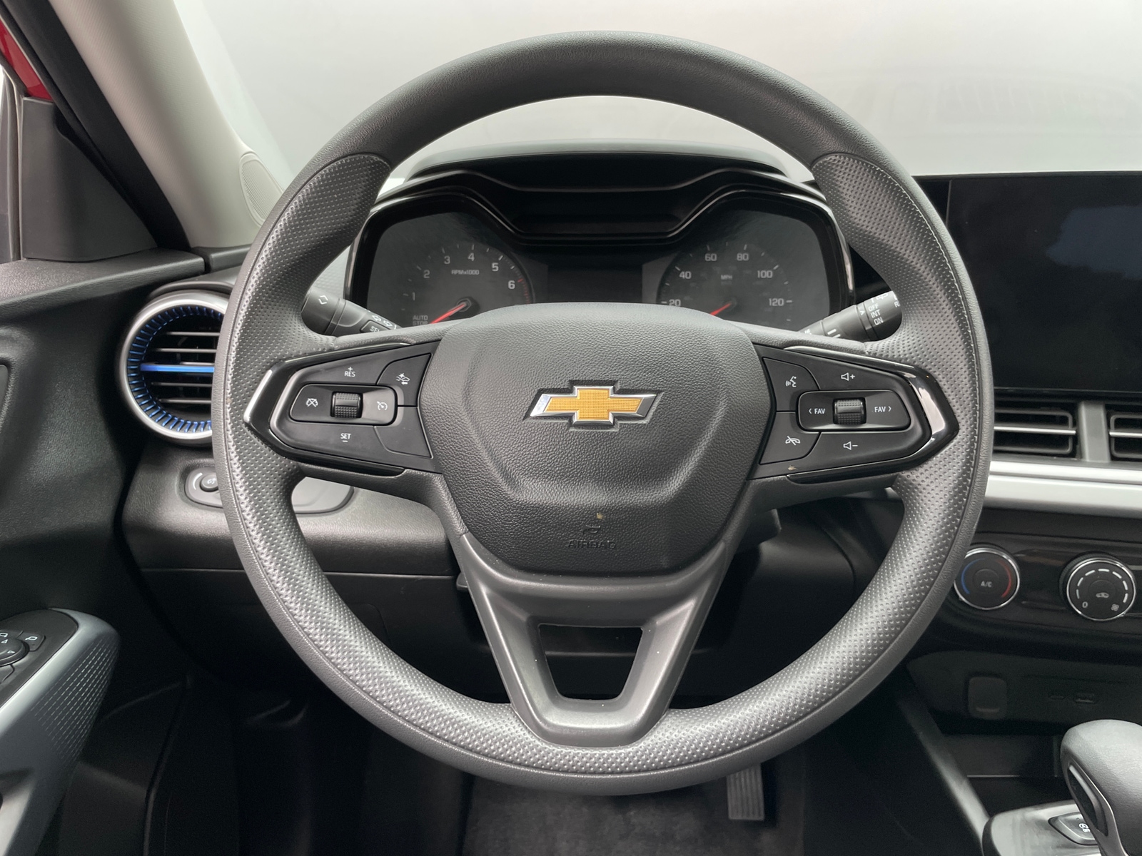 Thumbnail: 2026 Chevrolet Trax - 5