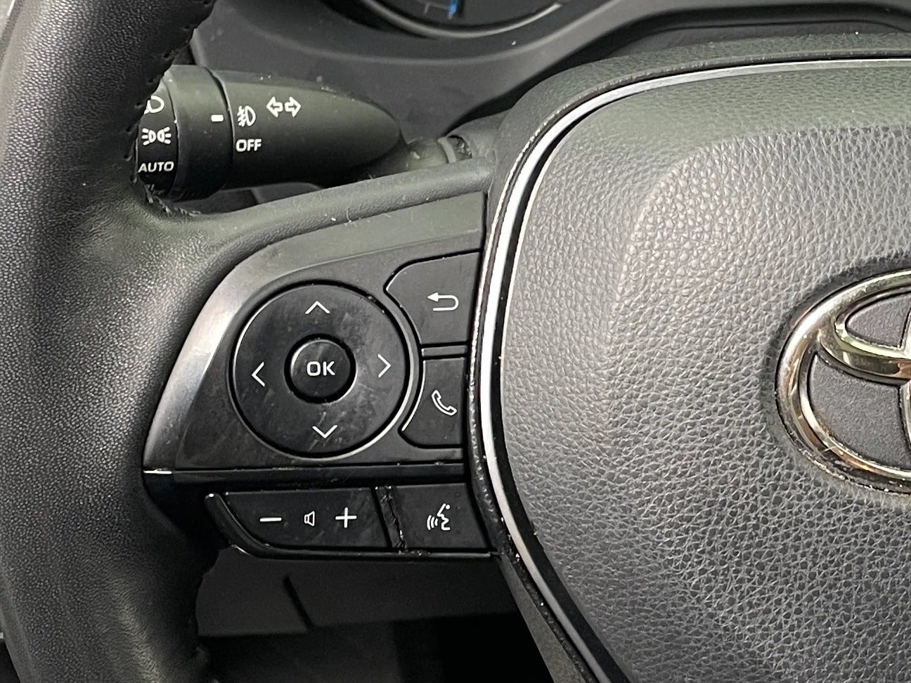 2021 Toyota RAV4 XSE - Photo 17