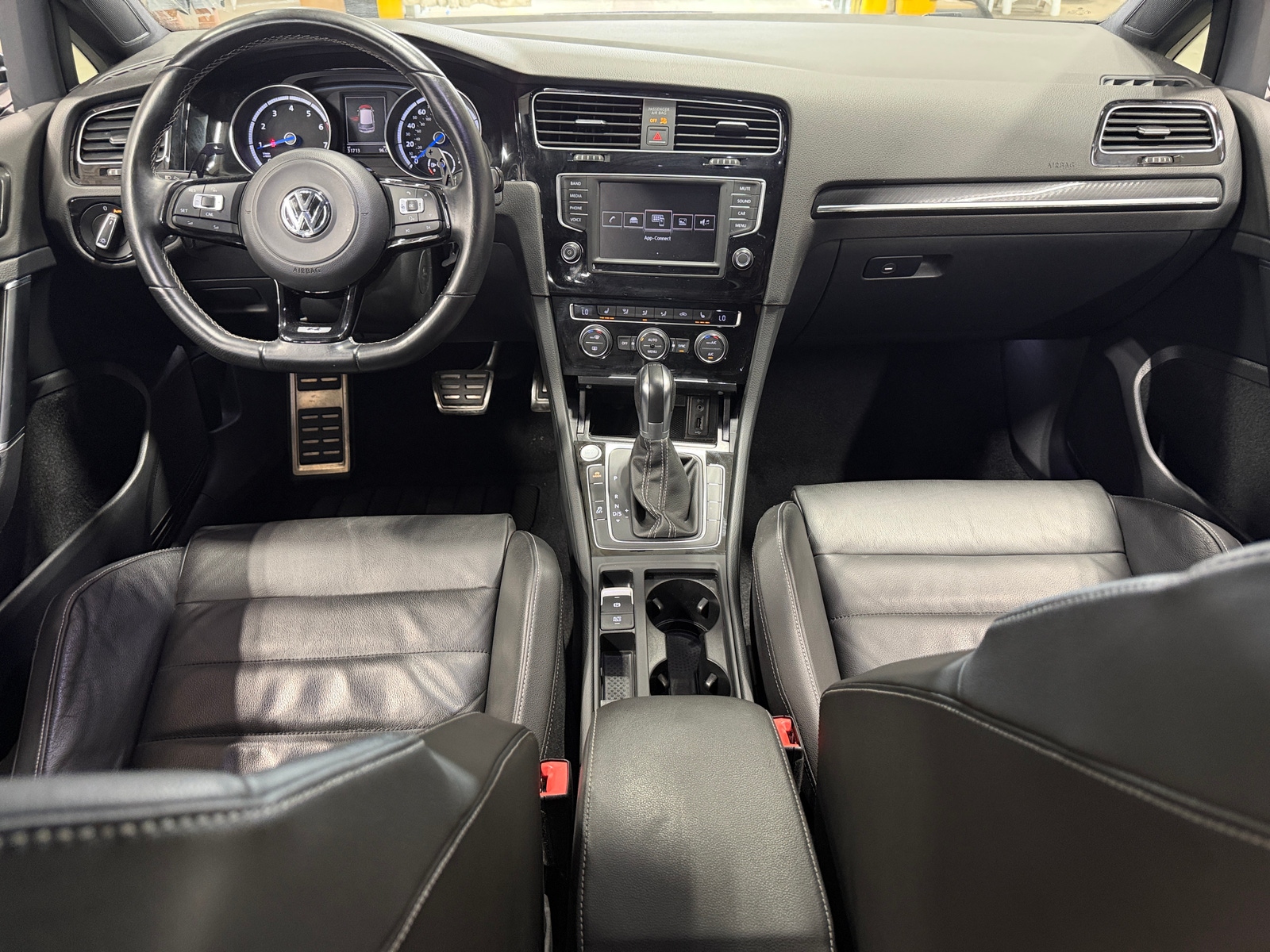 Thumbnail: 2016 Volkswagen Golf - 3