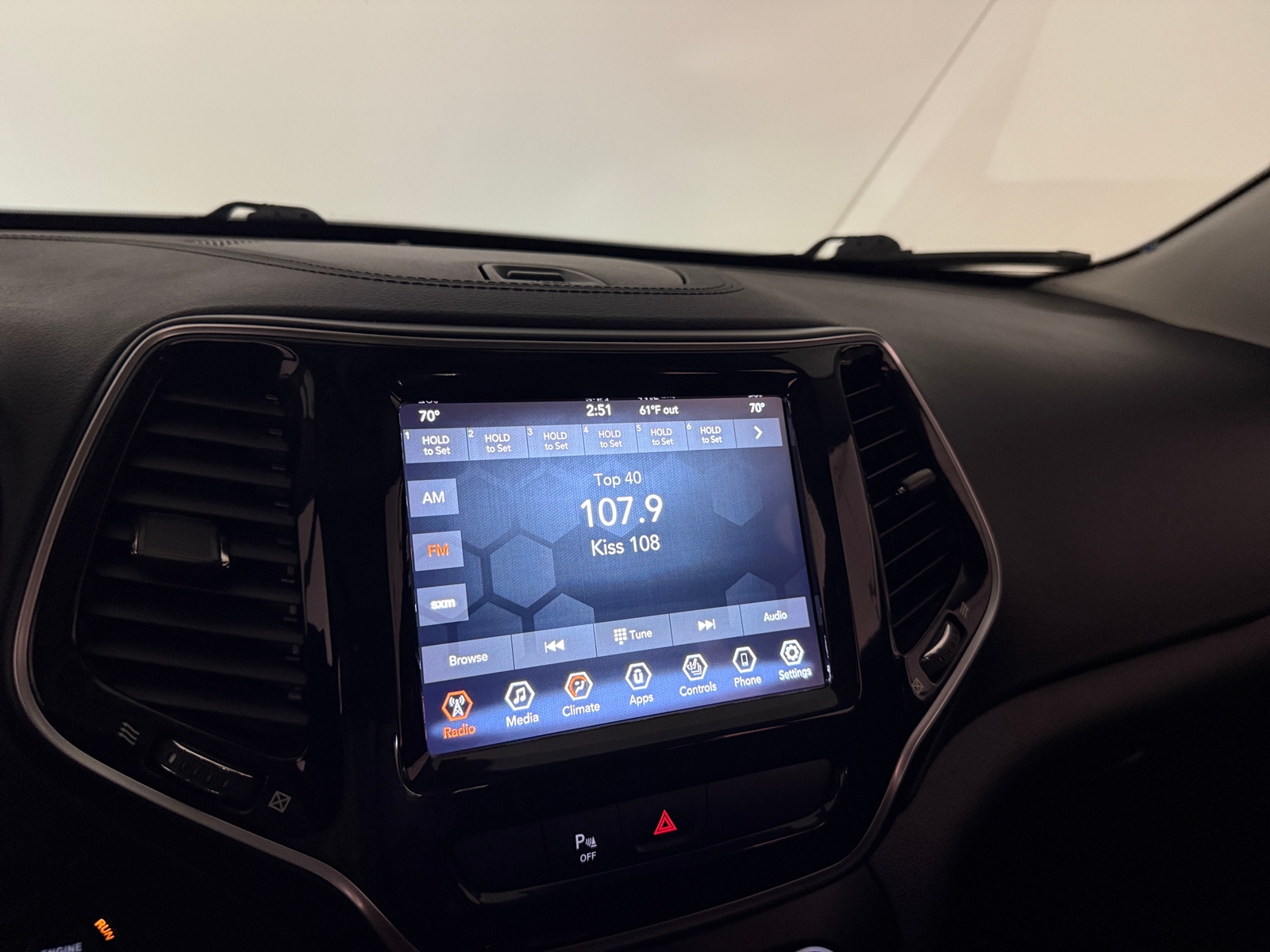 Thumbnail: 2020 Jeep Cherokee - 3