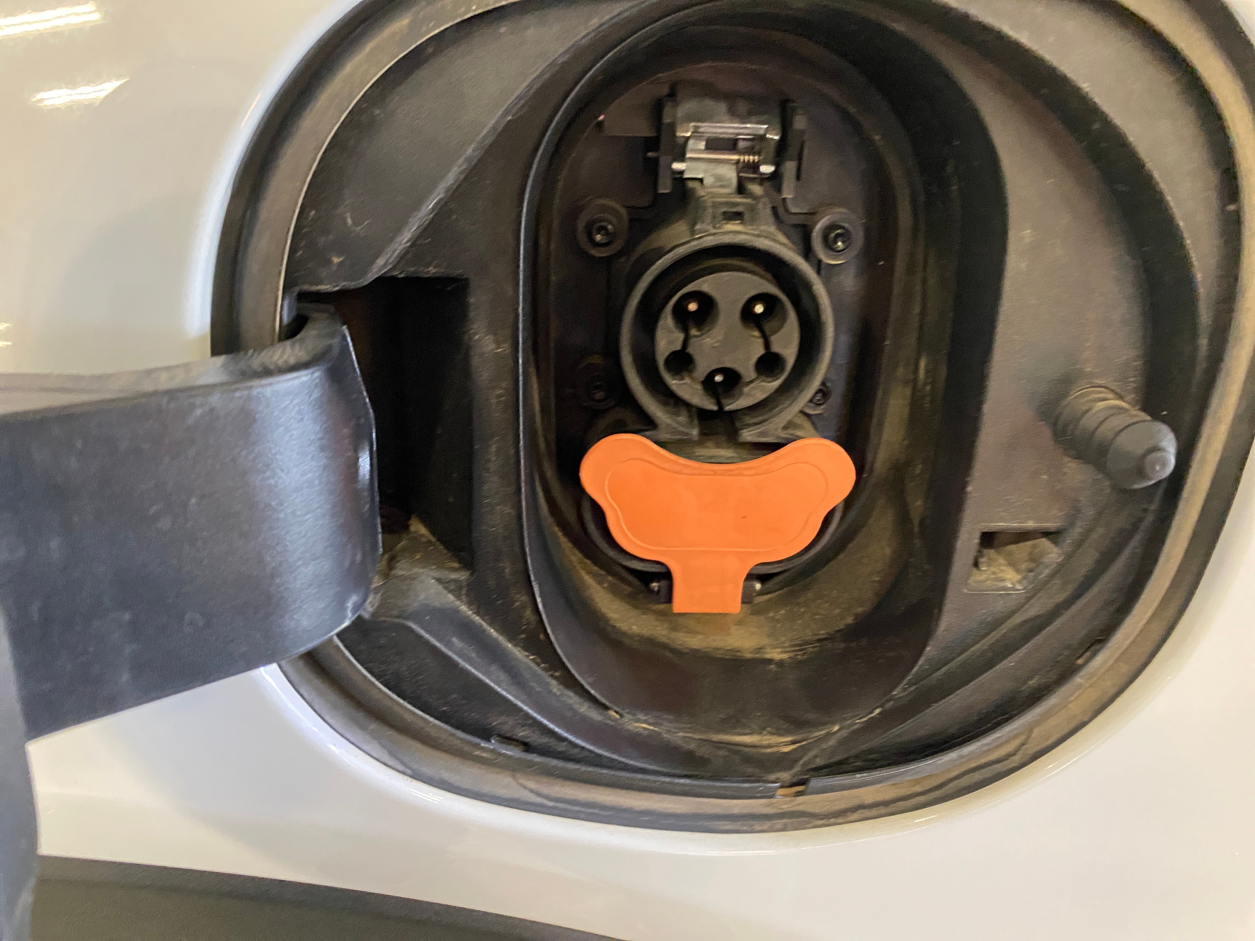 Used 2020 Chevrolet Bolt EV Premier with VIN 1G1FZ6S08L4111563 for sale in Auburn, WA