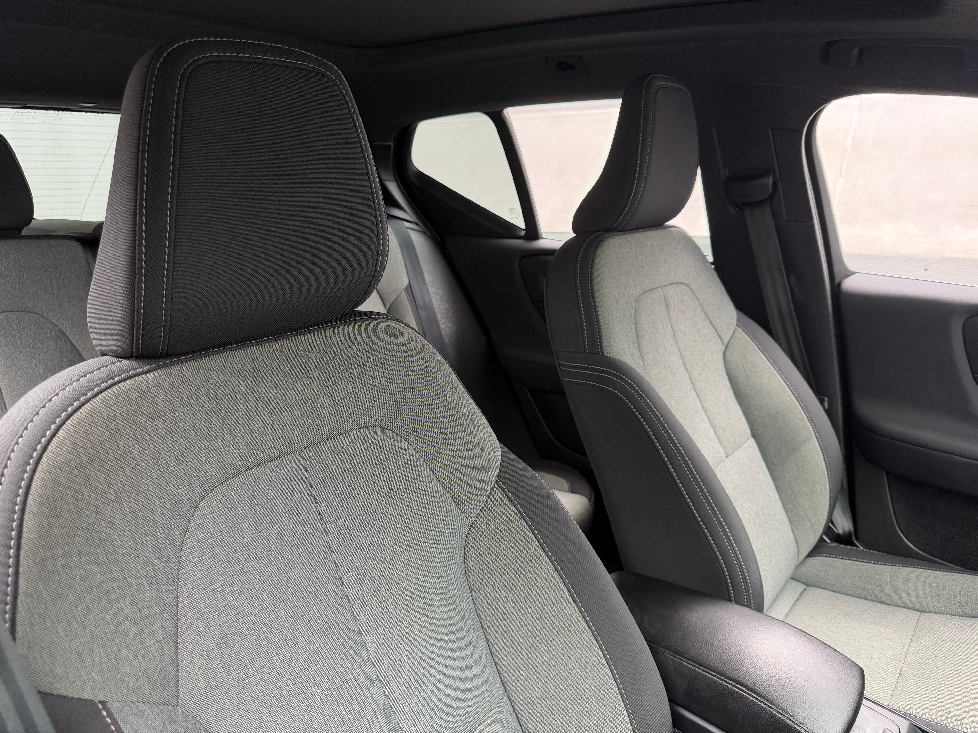 2025 Volvo XC40