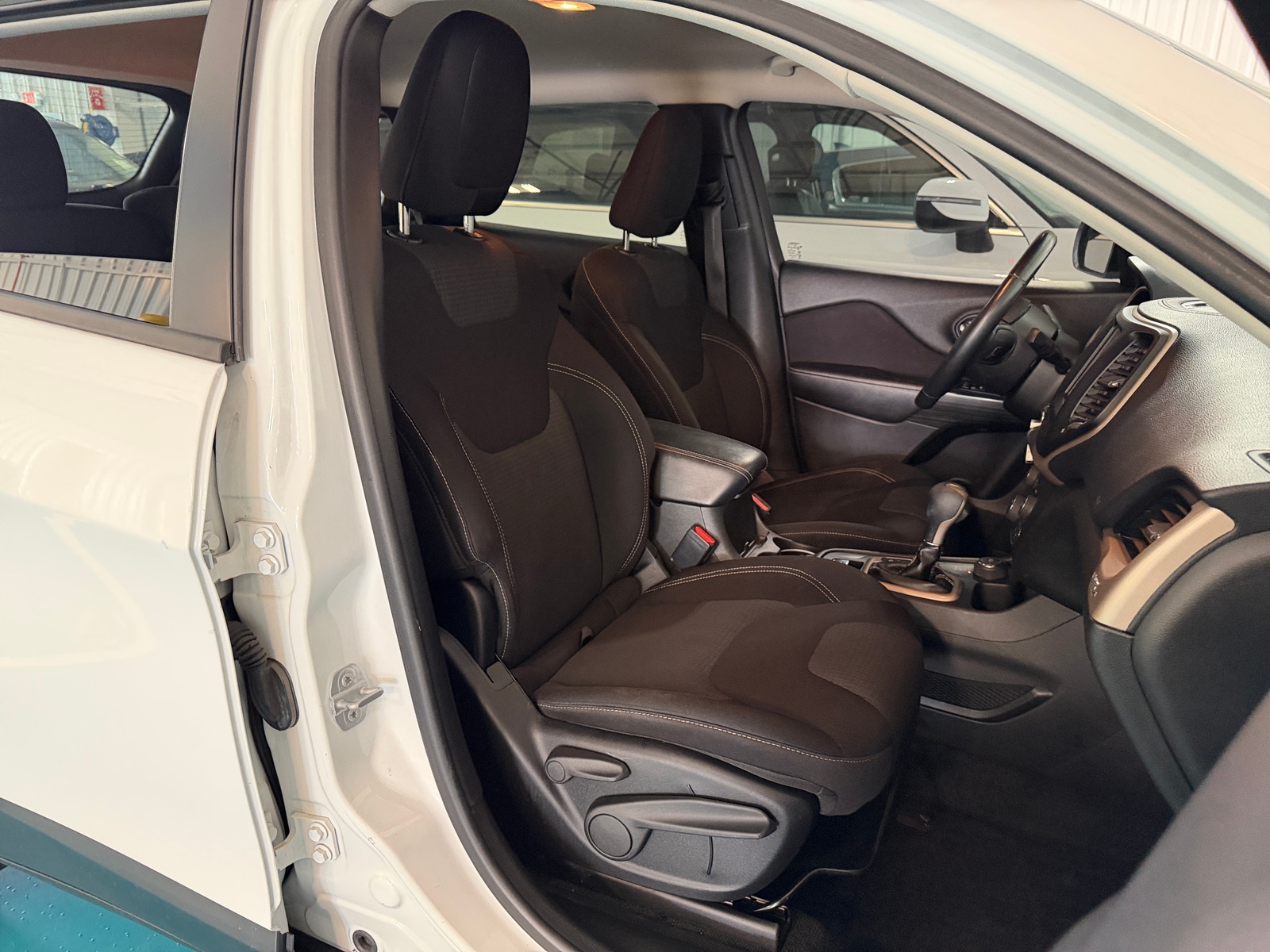 Thumbnail: 2016 Jeep Cherokee - 2