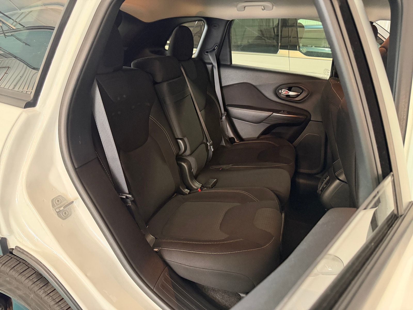 Thumbnail: 2016 Jeep Cherokee - 6