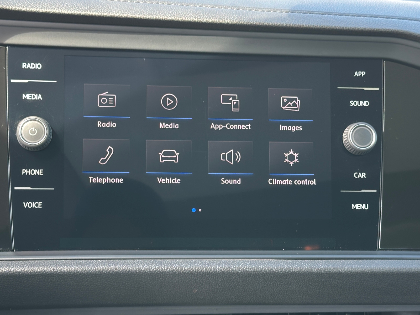 Thumbnail: 2019 Volkswagen Jetta - 3