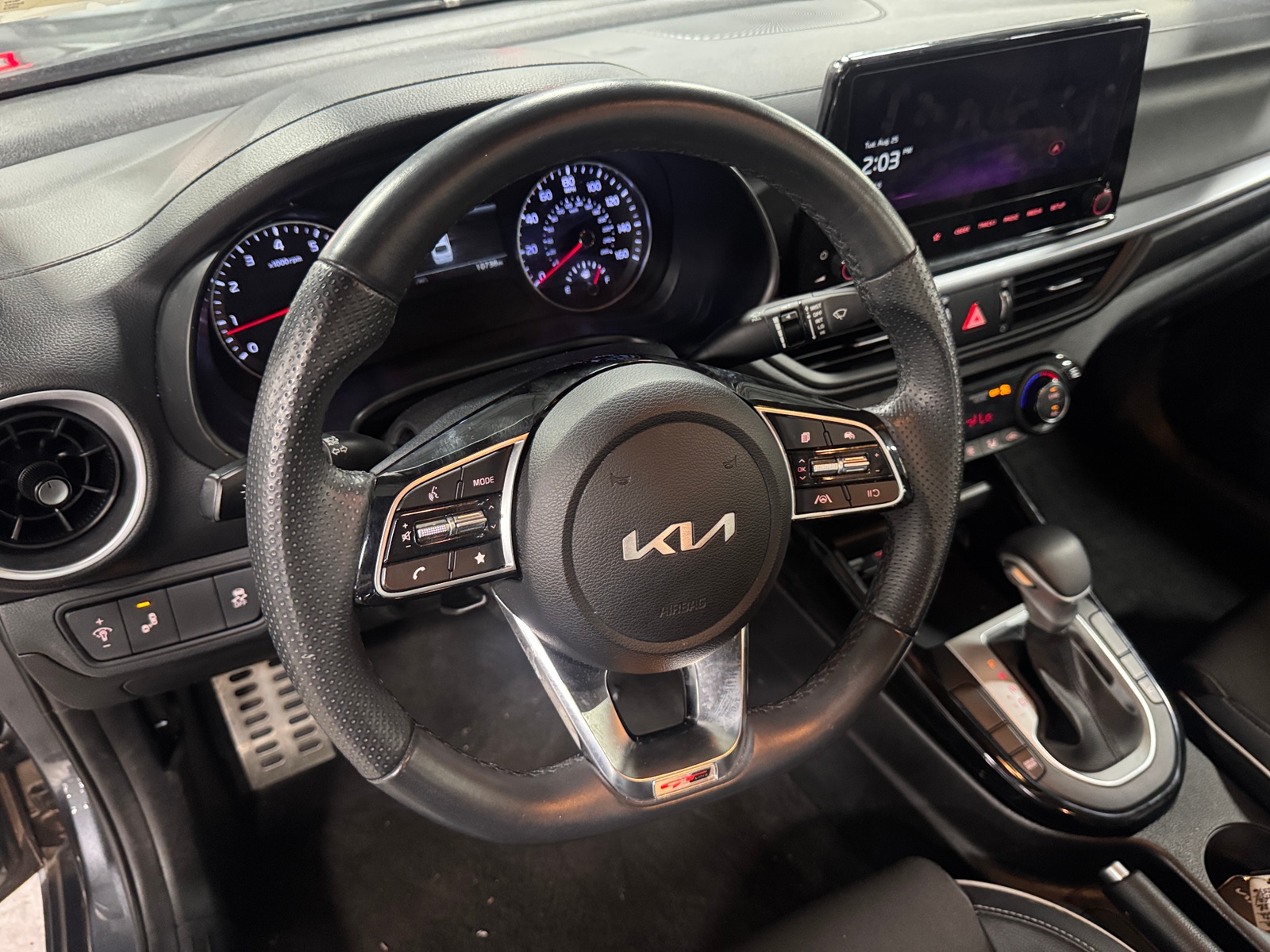 Thumbnail: 2023 Kia Forte - 4