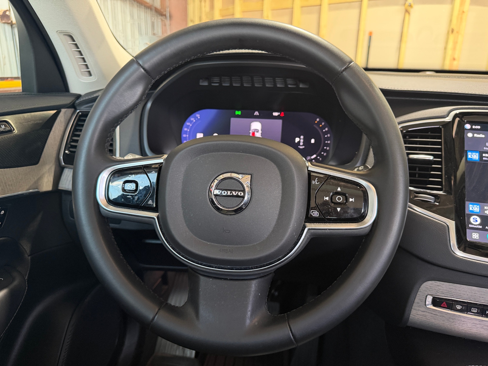 Thumbnail: 2023 Volvo XC90 - 4