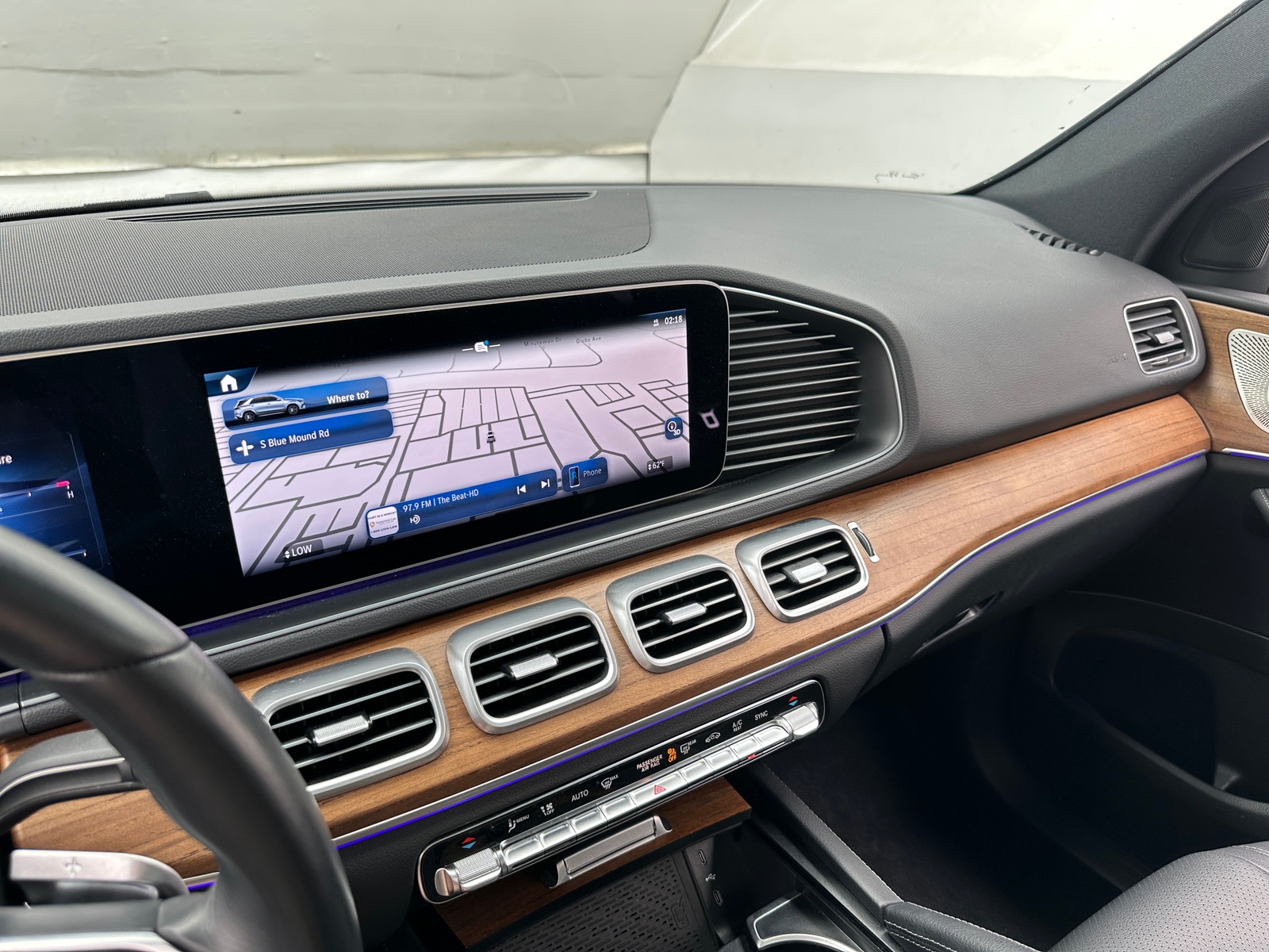 Thumbnail: 2025 Mercedes-Benz GLE - 3
