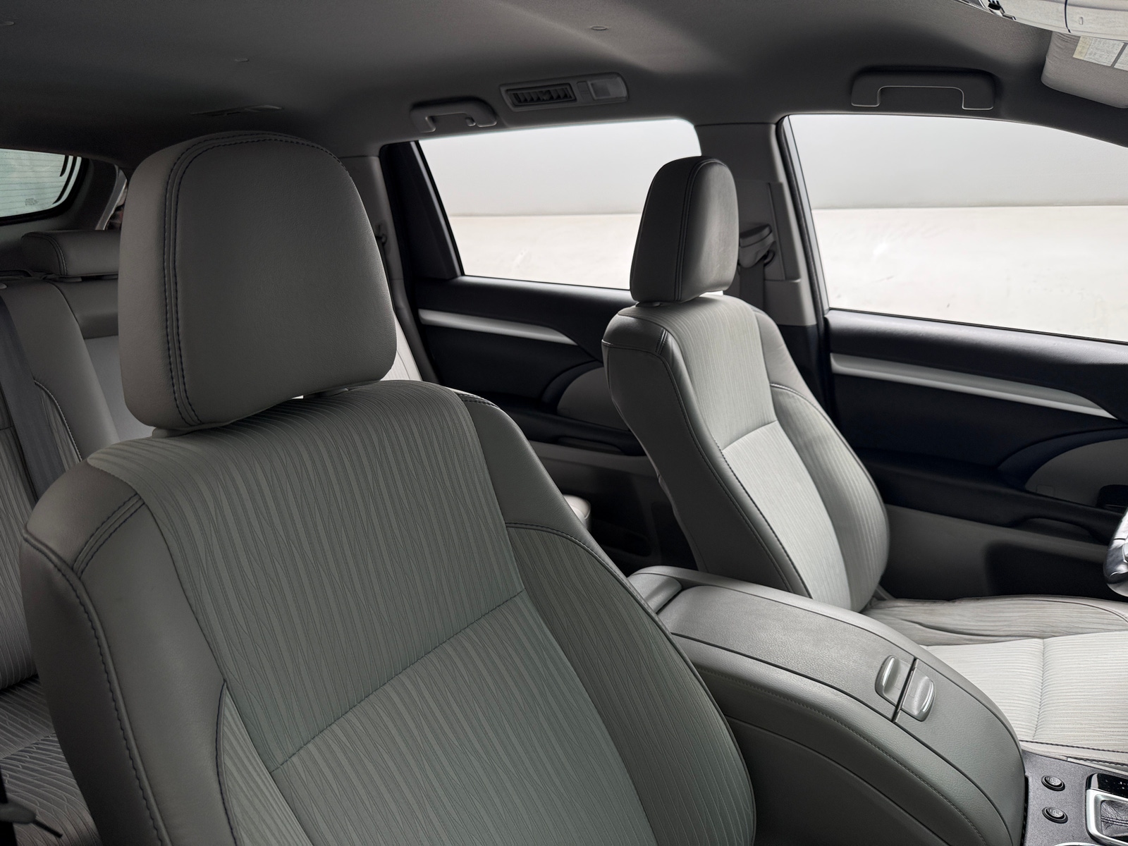 Thumbnail: 2018 Toyota Highlander - 2