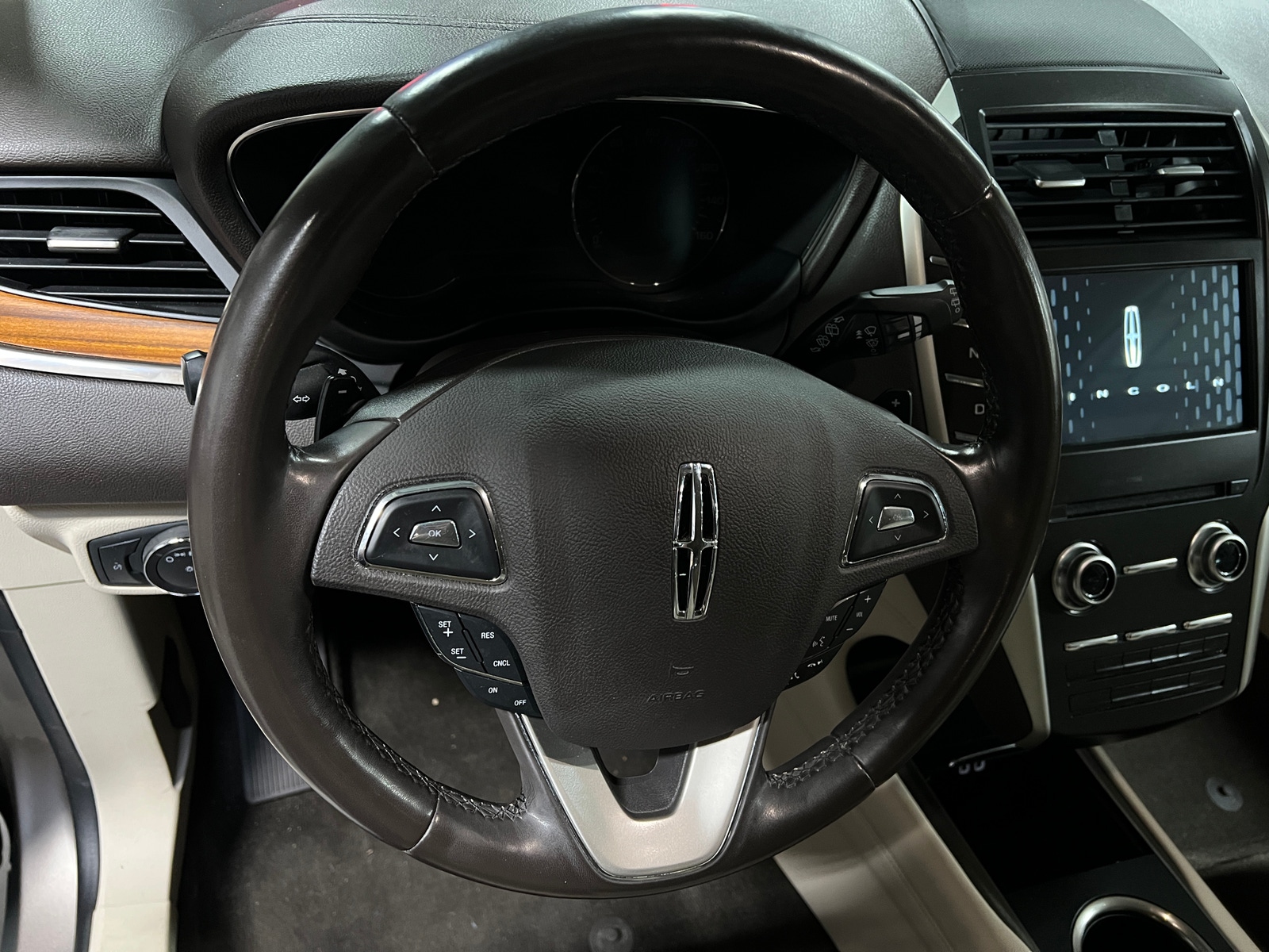 Thumbnail: 2019 Lincoln MKC - 4